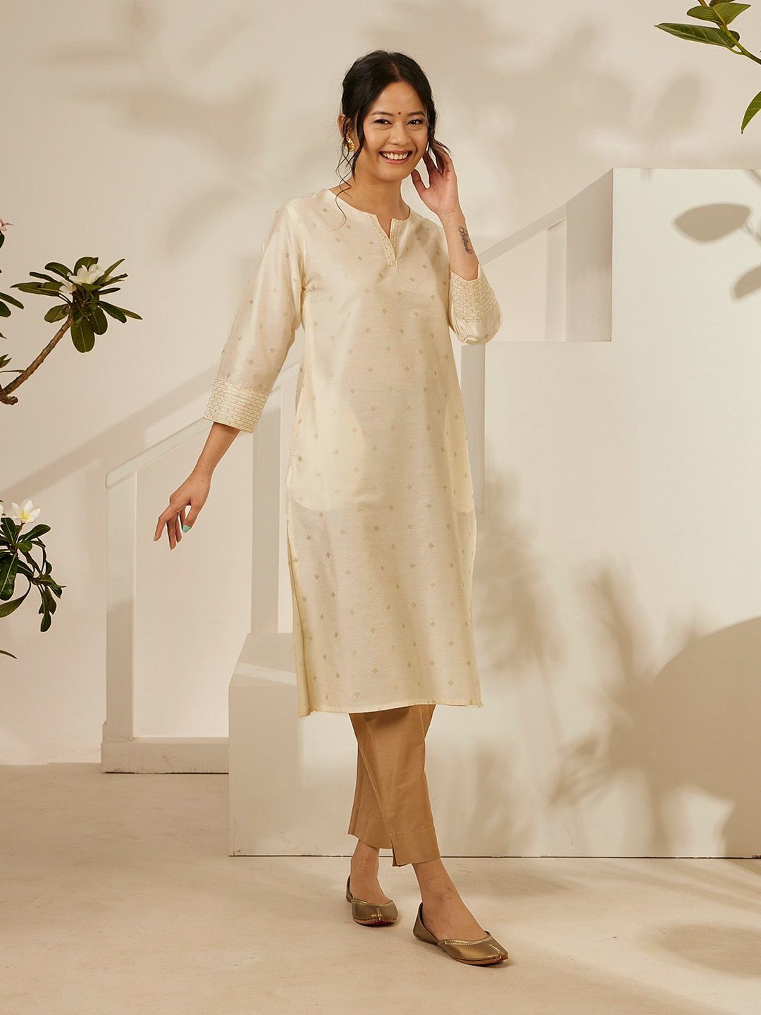 Daali Cream Viscose Round Neck 3/4 Sleeves Blooming Mood Kurta with Two Pockets