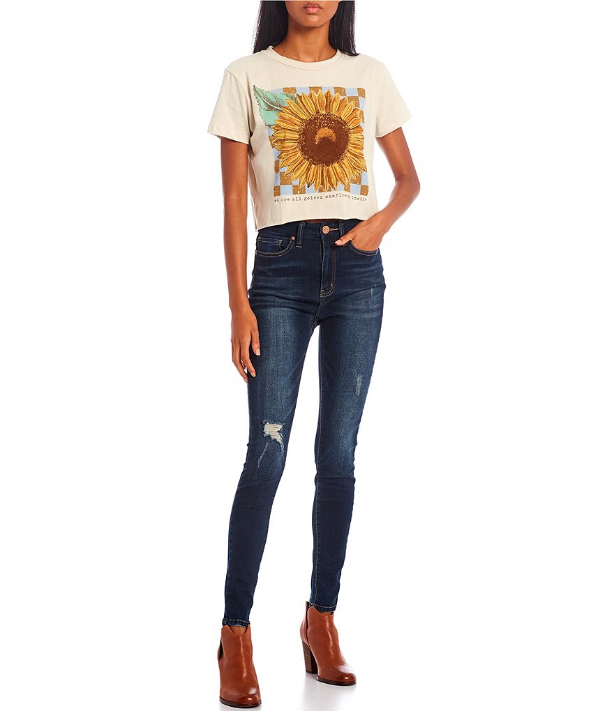 Originality Checkered Sunflower Short Sleeve Graphic Tee