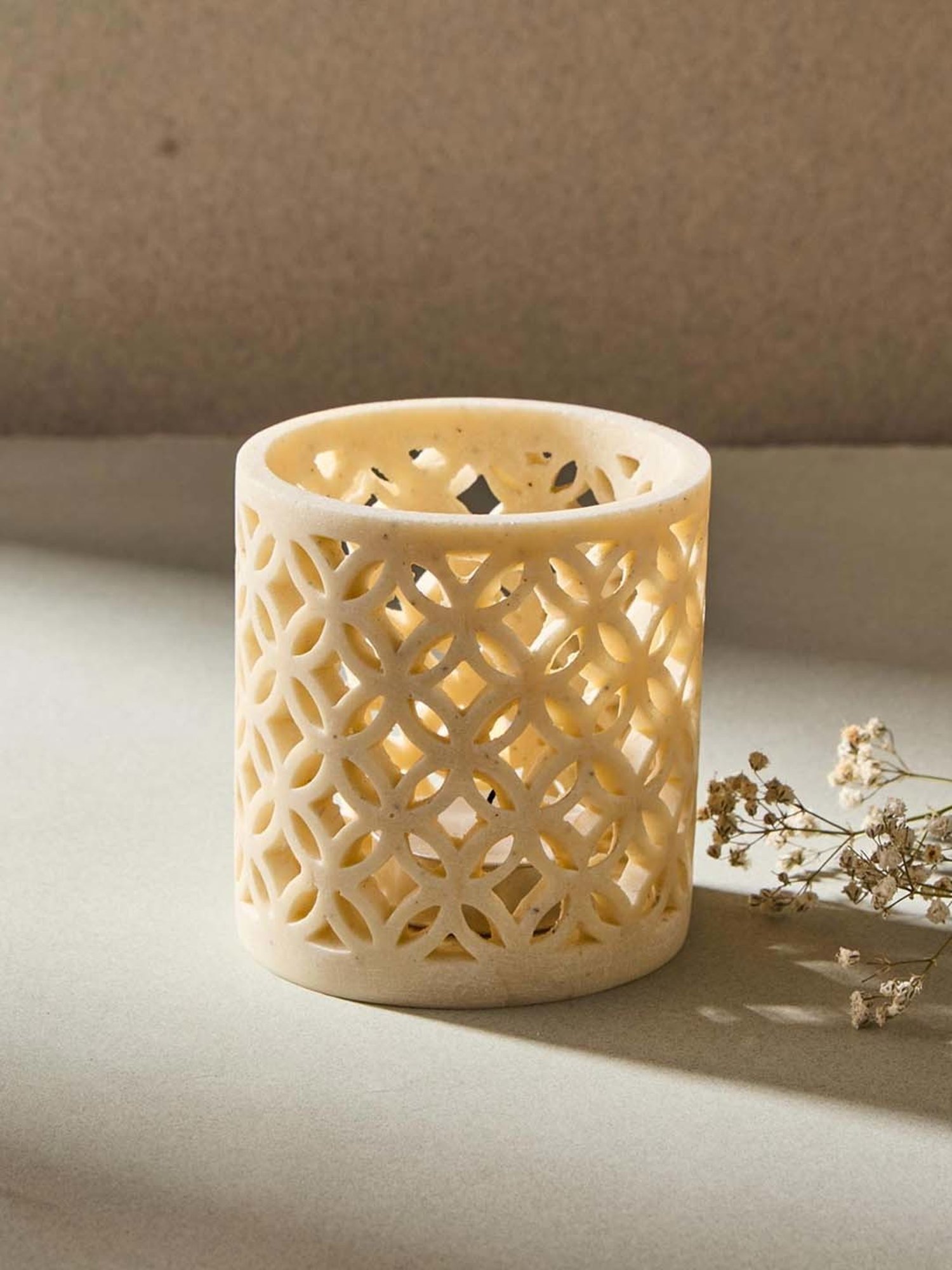 Darice Pack of 2 Cleveland Vintage Lighting Edison Style E12S Base Flame Candelabra Bulbs