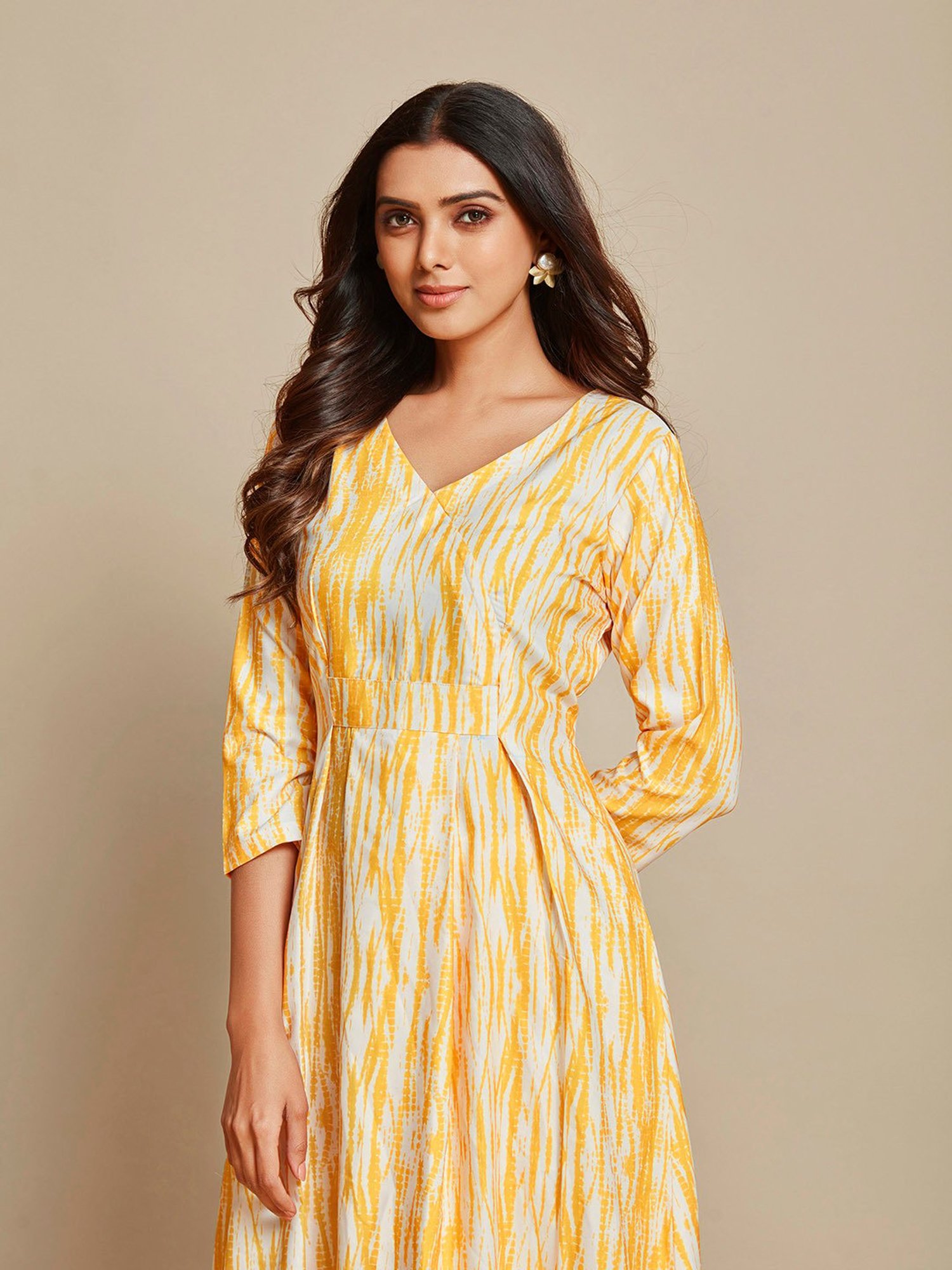 Anubhutee Yellow Printed Kurta Pant Set