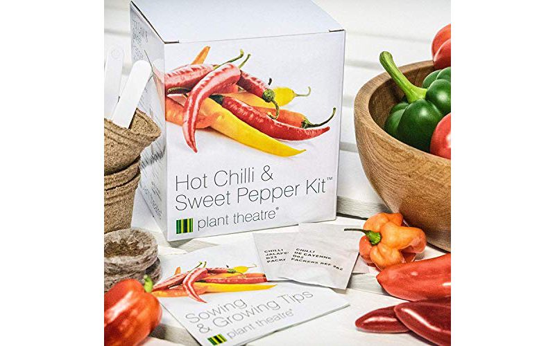 Plant Theatre Hot Chilli & Sweet Pepper Kit - Plant Seed Kit - 6 Different Varieties to Grow - Everything You Need to Start Growing in one Box!