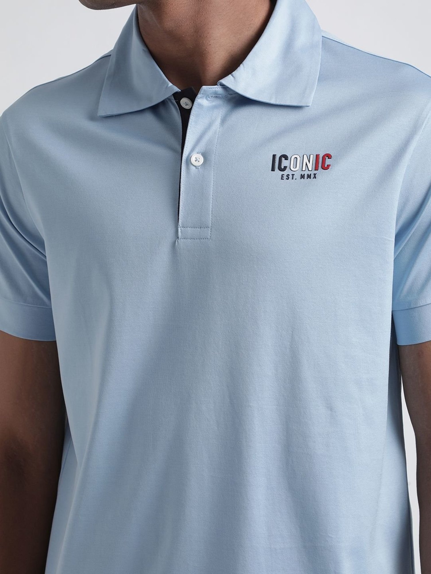 Iconic Men Solid Regular Fit Cotton T-shirt