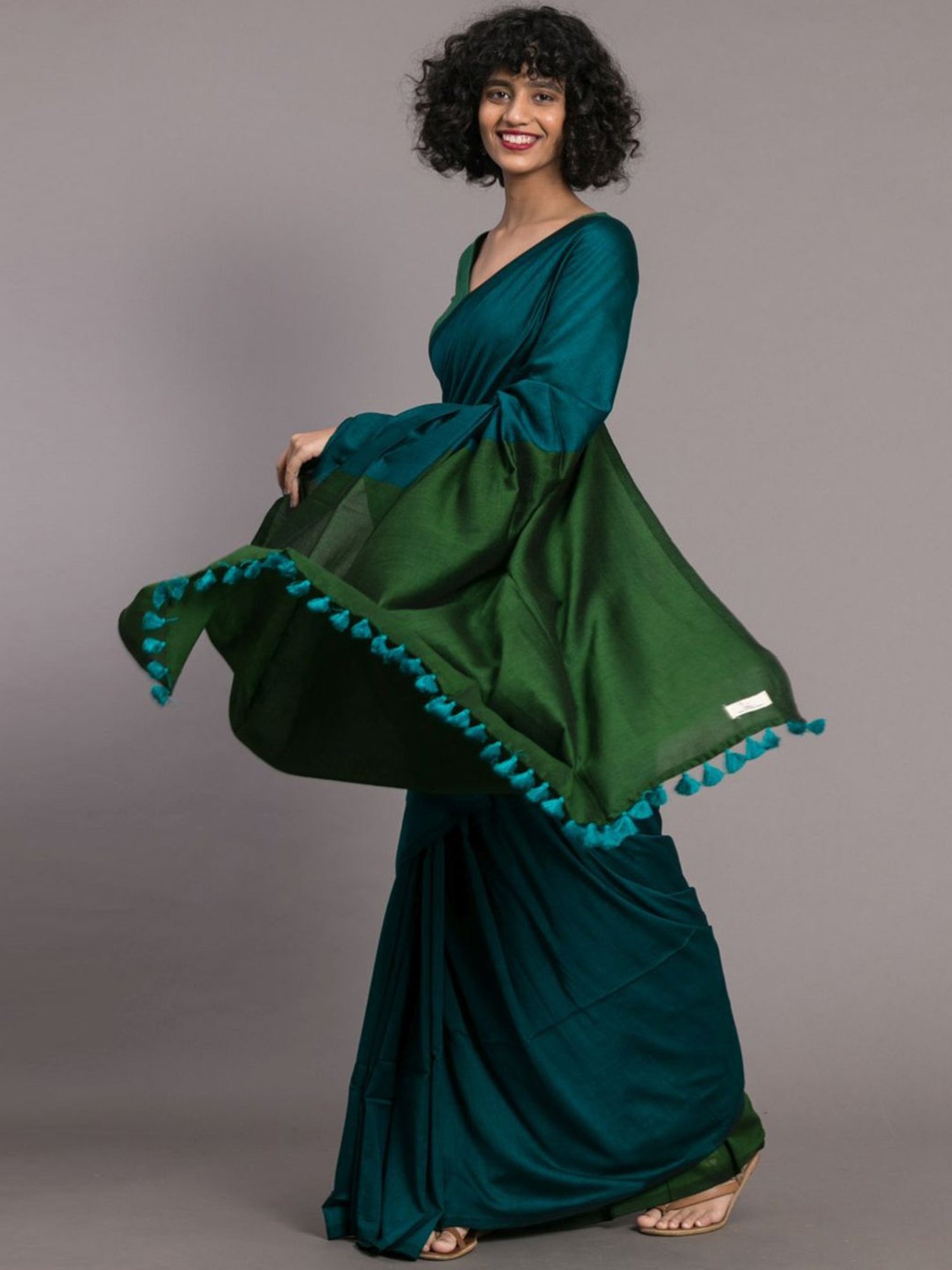 Suta Blue Plain Saree Without Blouse