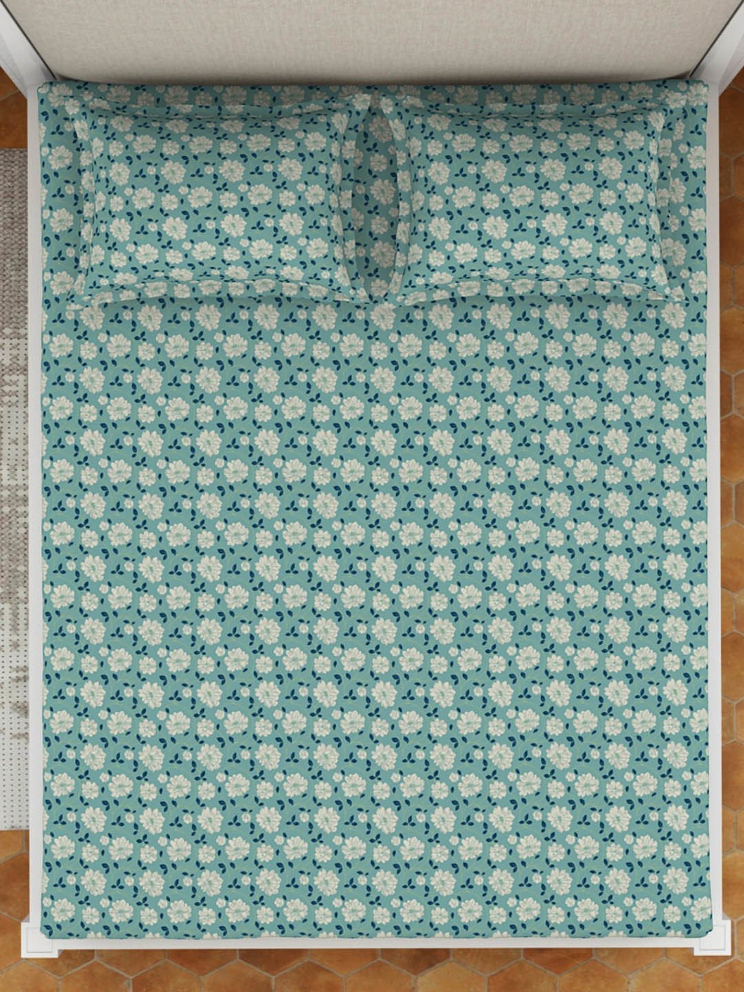 Welspun Dazzle Floral Blue 140 TC Microfiber Double Bedsheet with 2 Pillow Covers