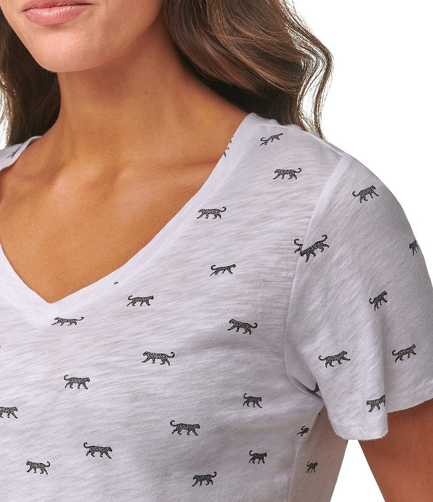 Marc New York Performance Short Sleeve Mini Leopard V-Neck Tee