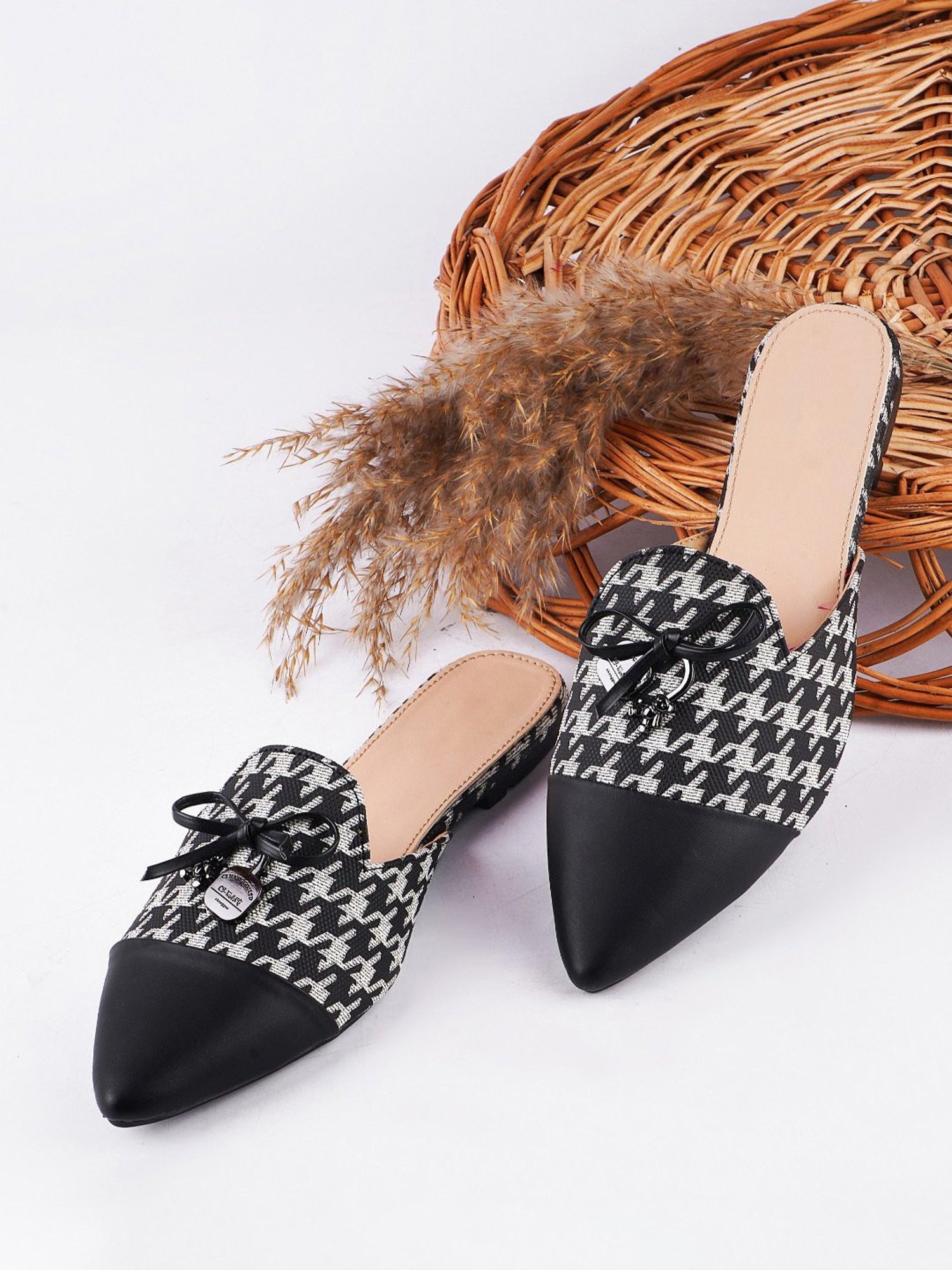 The White Pole Women's Black Mule Shoes