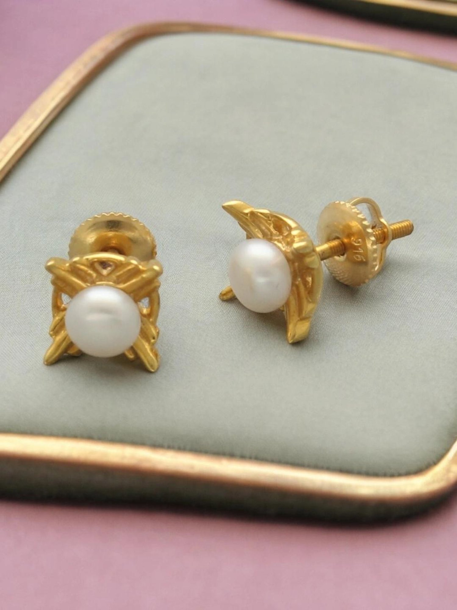 Sri Jagdamba Pearls 22k Aria Gold Earrings
