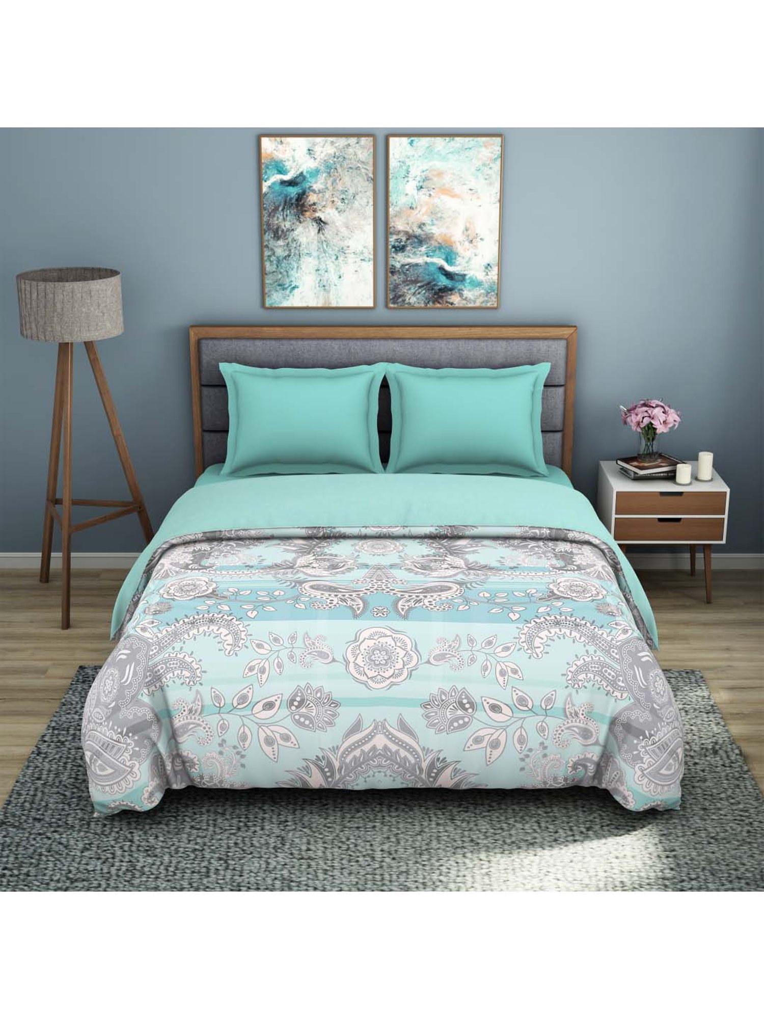 Welspun Bliss Light Silver & Blue Microfibre 120 GSM Shell Double Bed Quilt