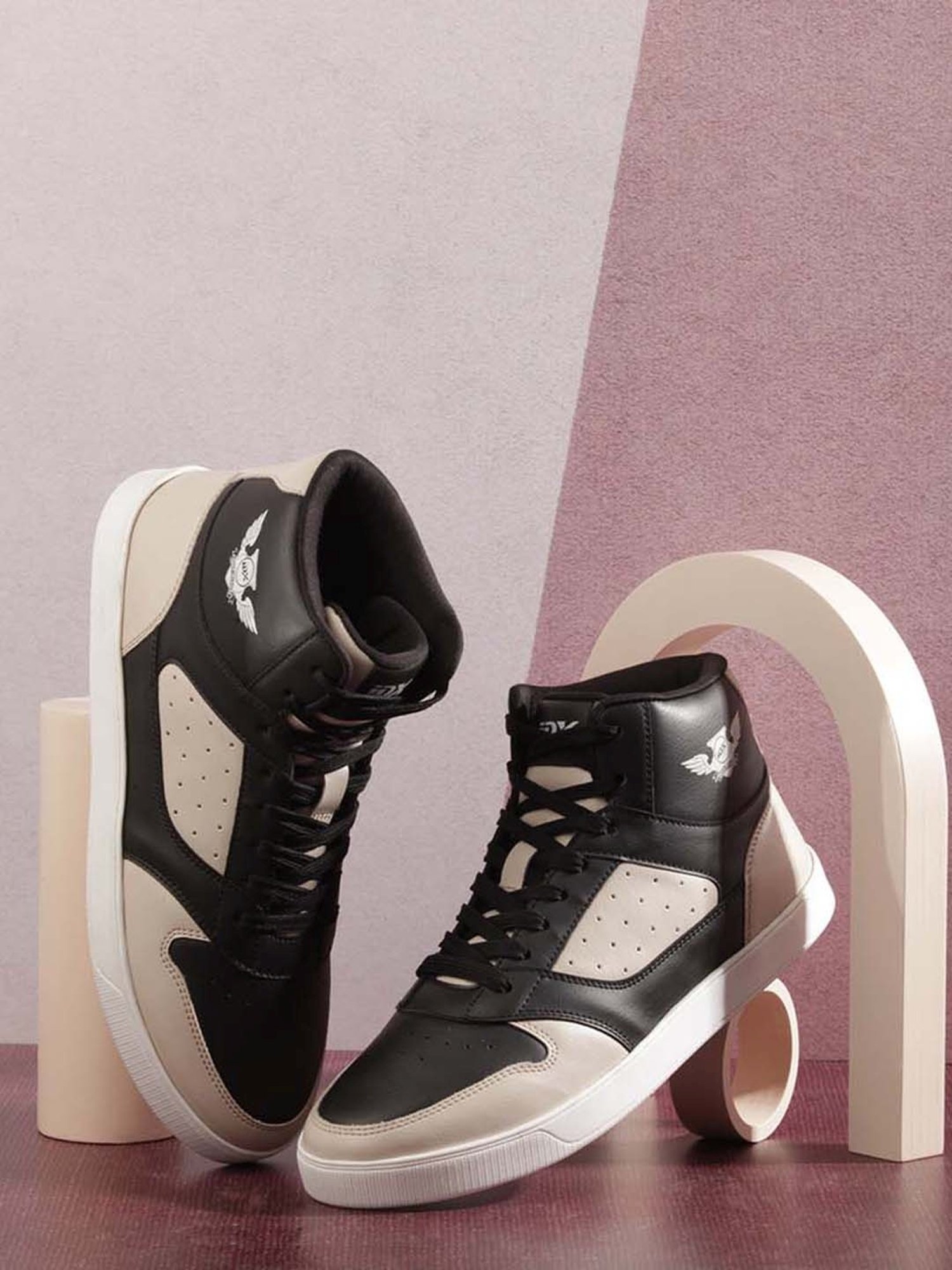 ID Men's Black Ankle High Sneakers