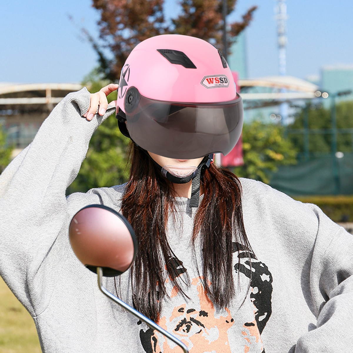Adorable Motorcycle Helmet Fashion Cycling Helmet Protective Cap Outdoor Sports Motorcycle Riding Hat for Woman (Pink)