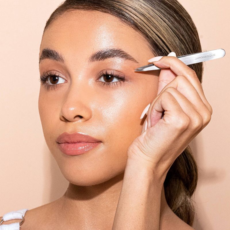JAPONESQUE Pro Performance Point Tweezer
