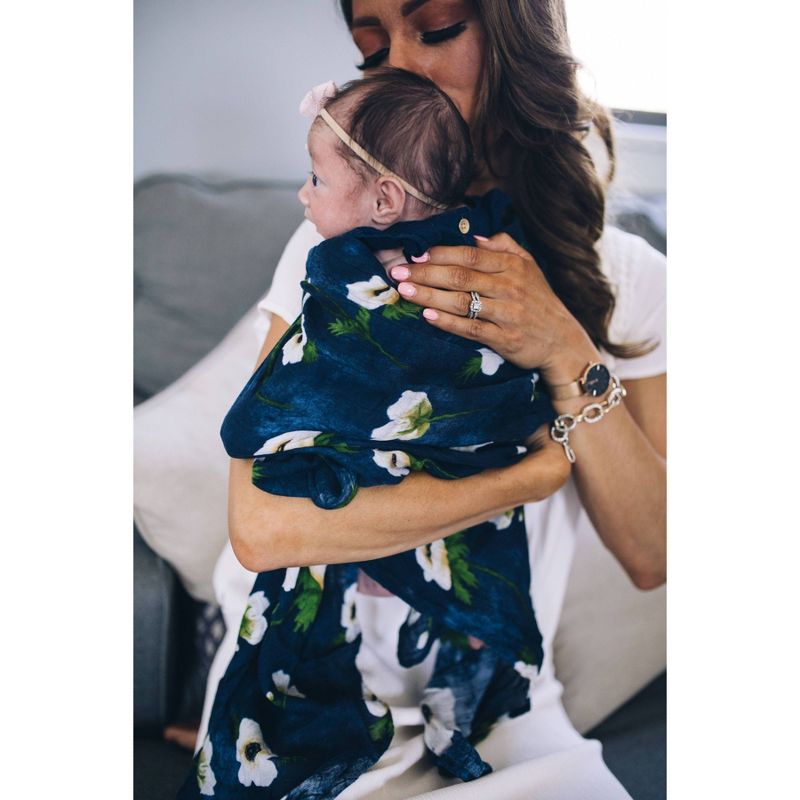 Little Unicorn Deluxe Muslin Swaddle Blanket - White Anemone 2pk