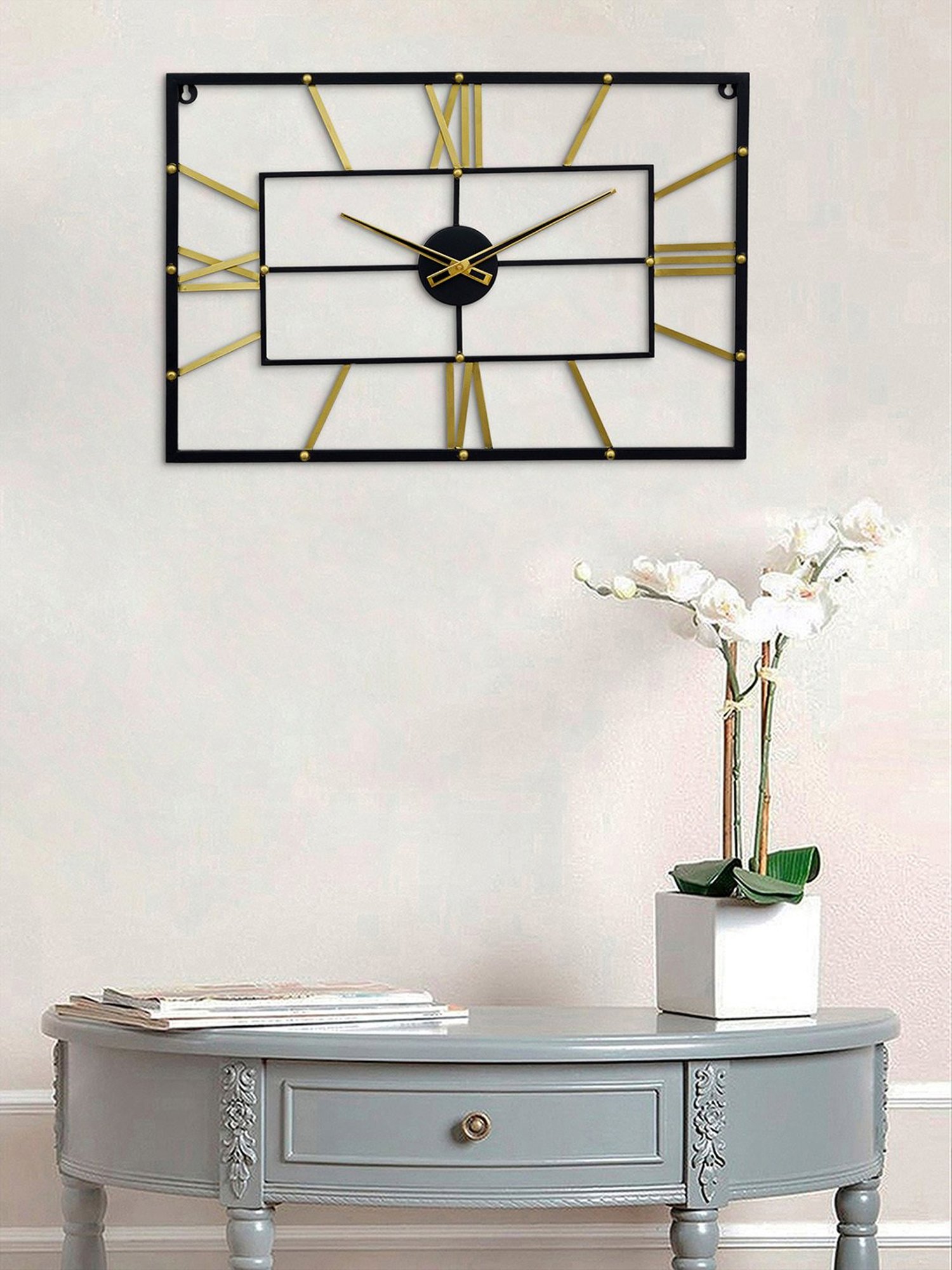 CHRONIKLE Elegant Black & Gold Iron Wall Clock