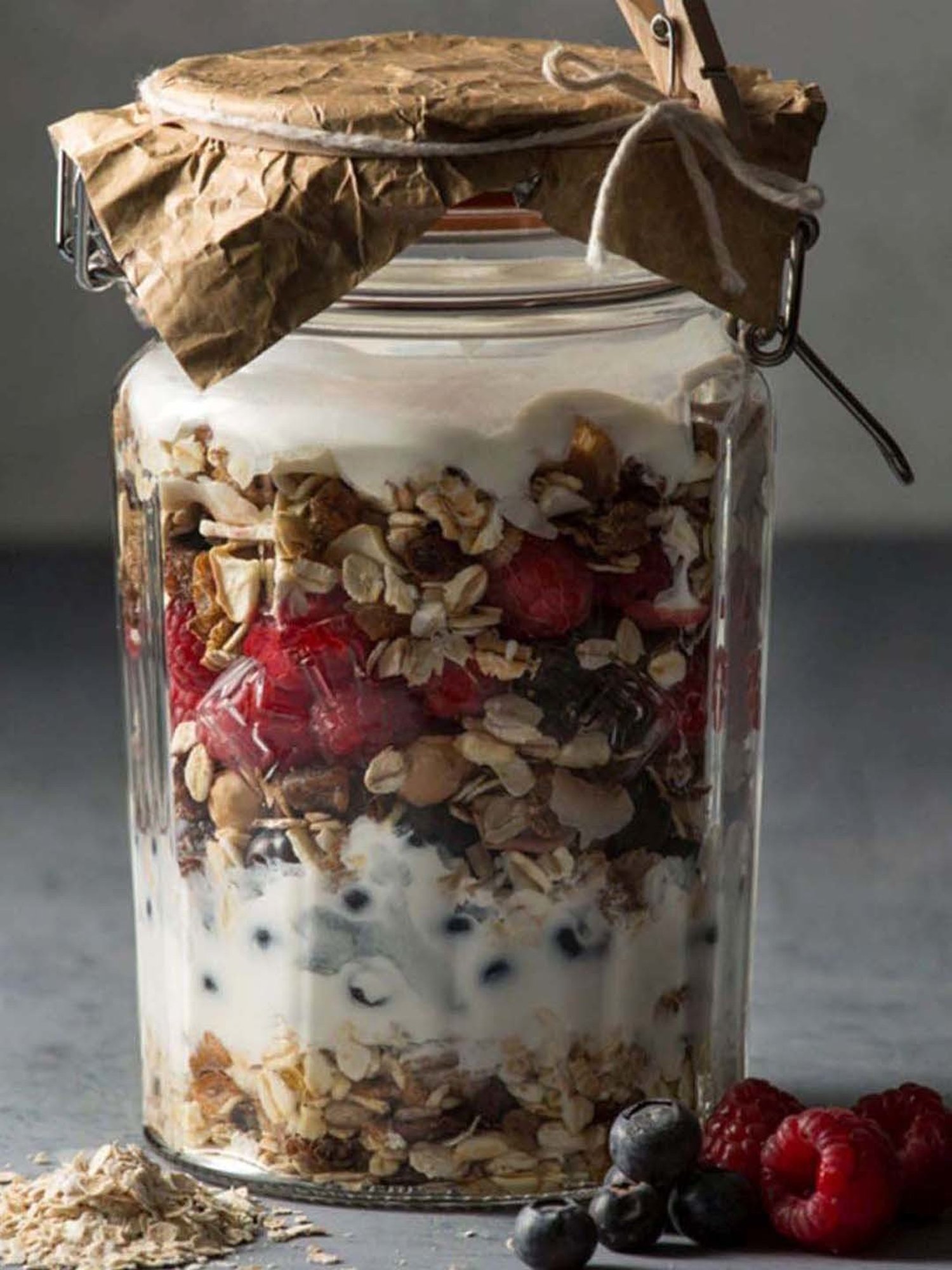 Kilner Facetted Transparent Glass Clip Top Jar (0.95 L)