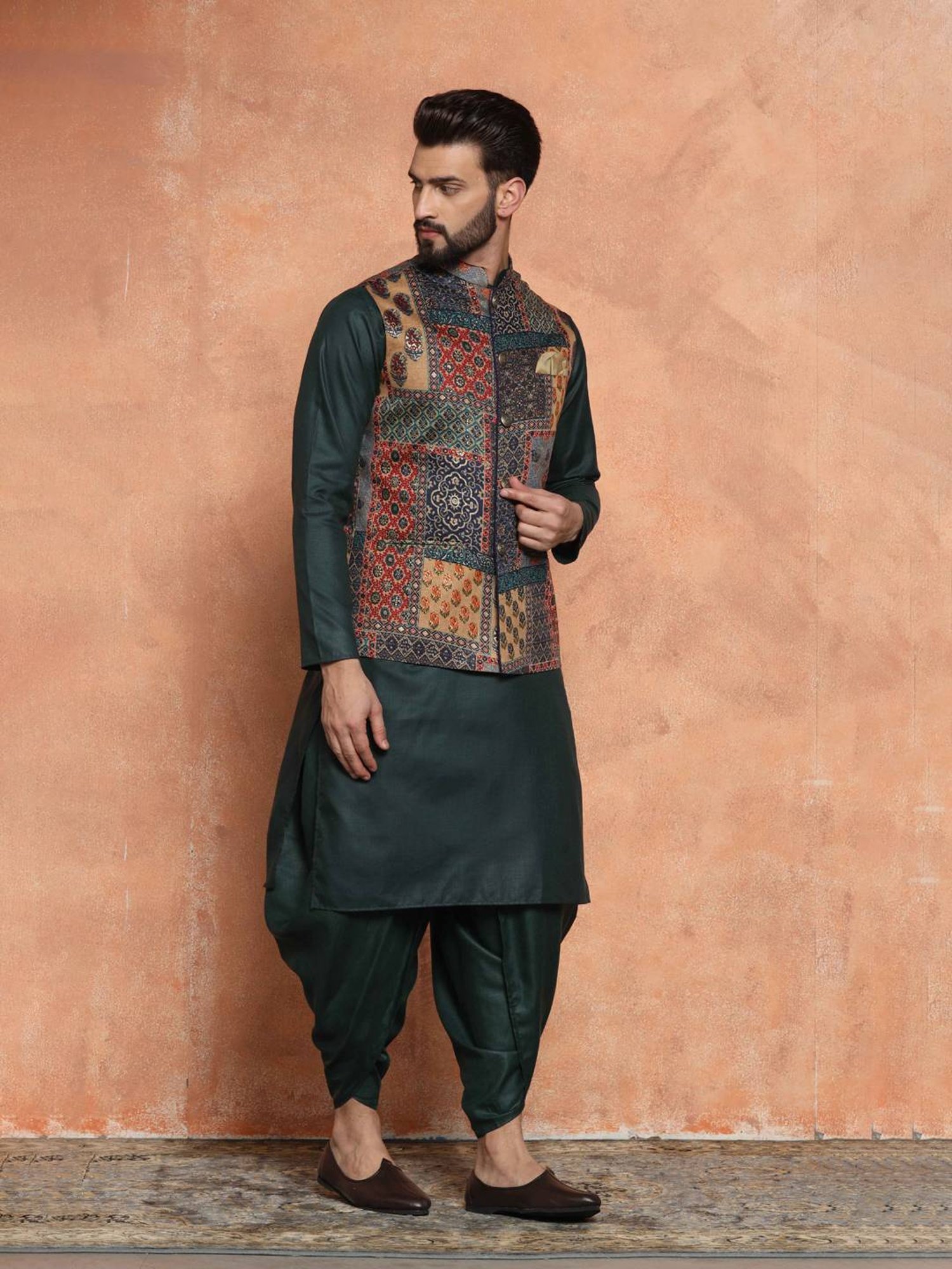 Sanwara White Regular Fit Chikankari Kurta & Churidar Set