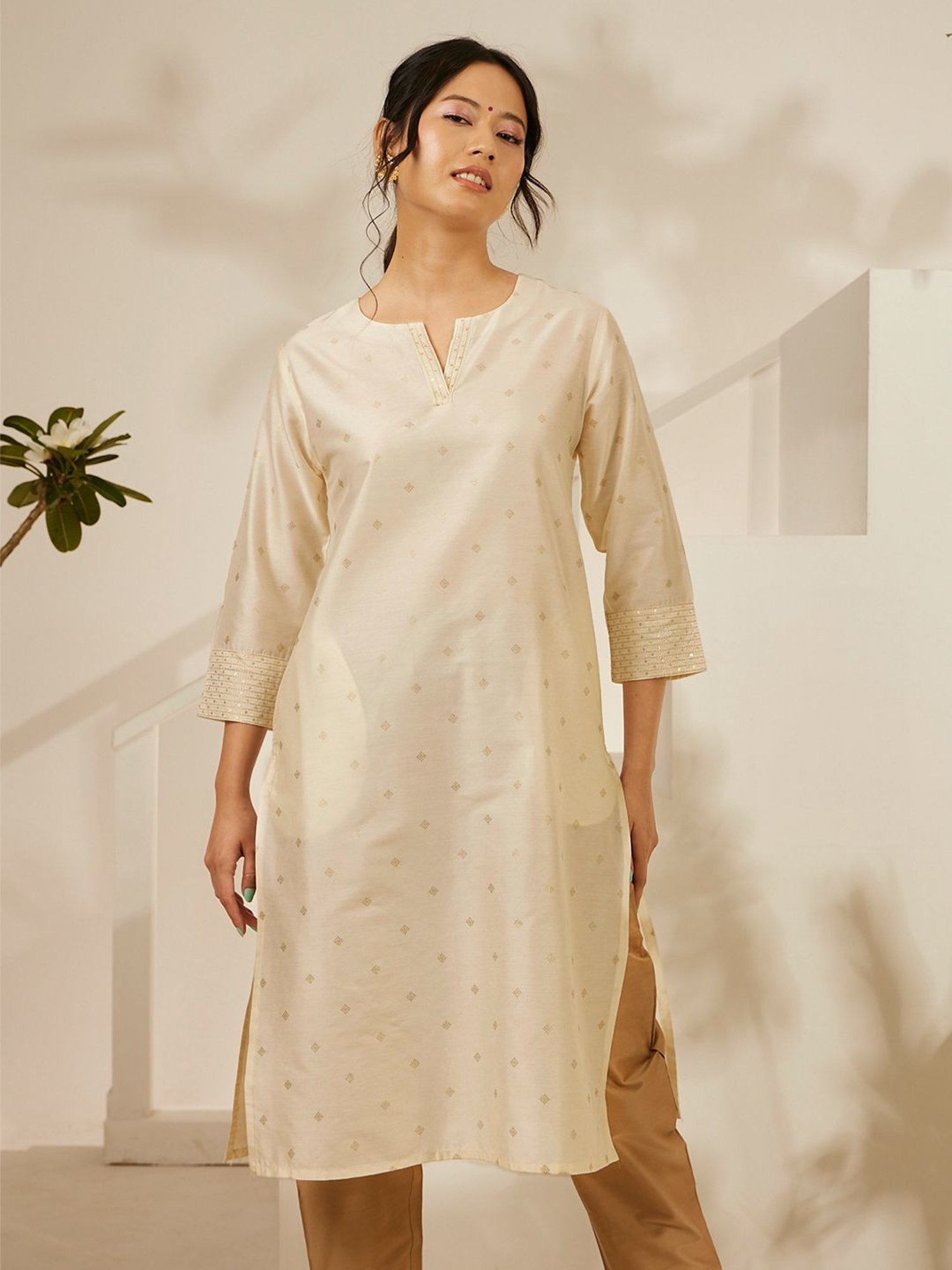 Daali Cream Viscose Round Neck 3/4 Sleeves Blooming Mood Kurta with Two Pockets