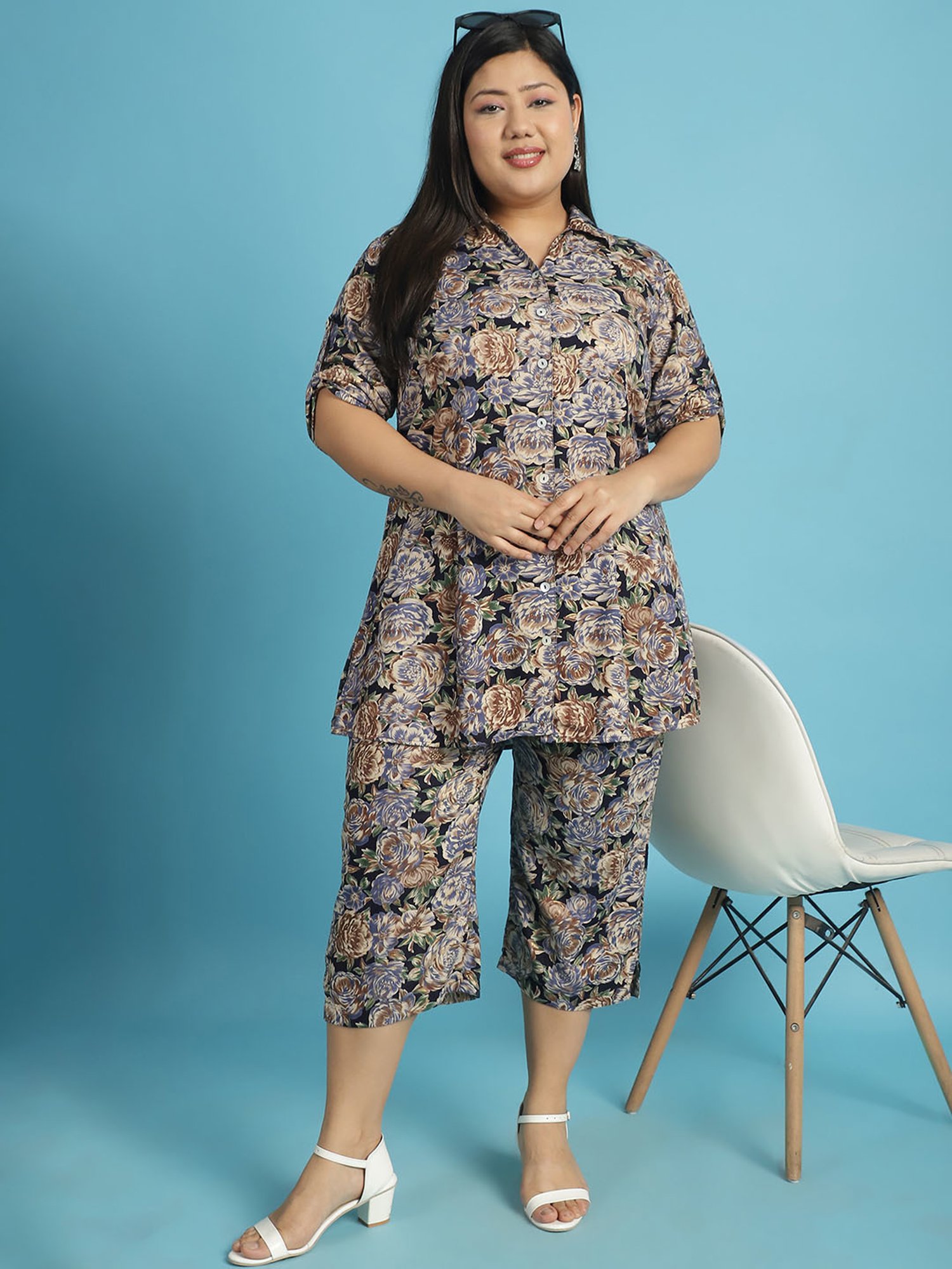 theRebelinme Navy Floral Print High Rise Capris