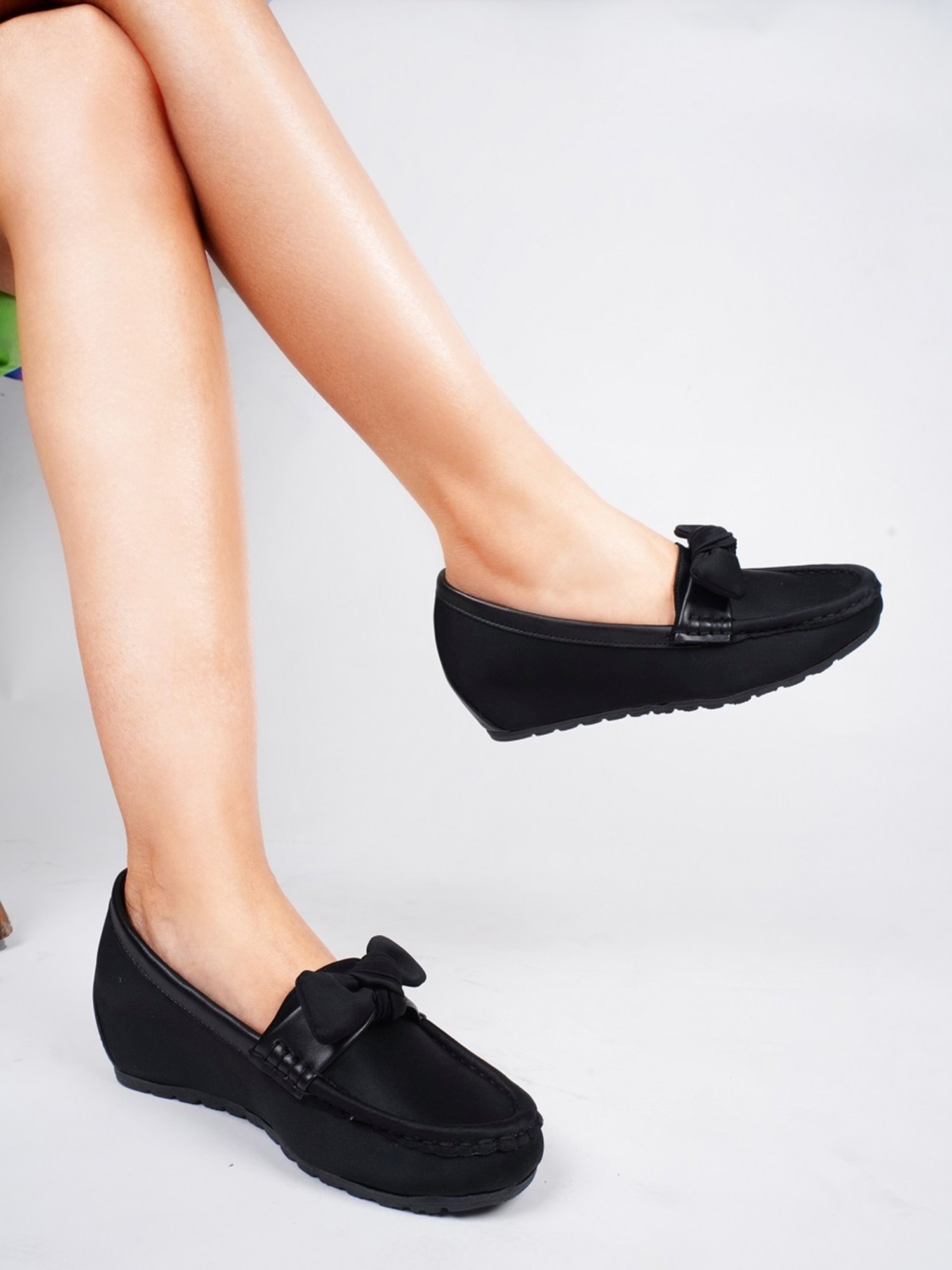 The White Pole Women's Black Casual Loafers