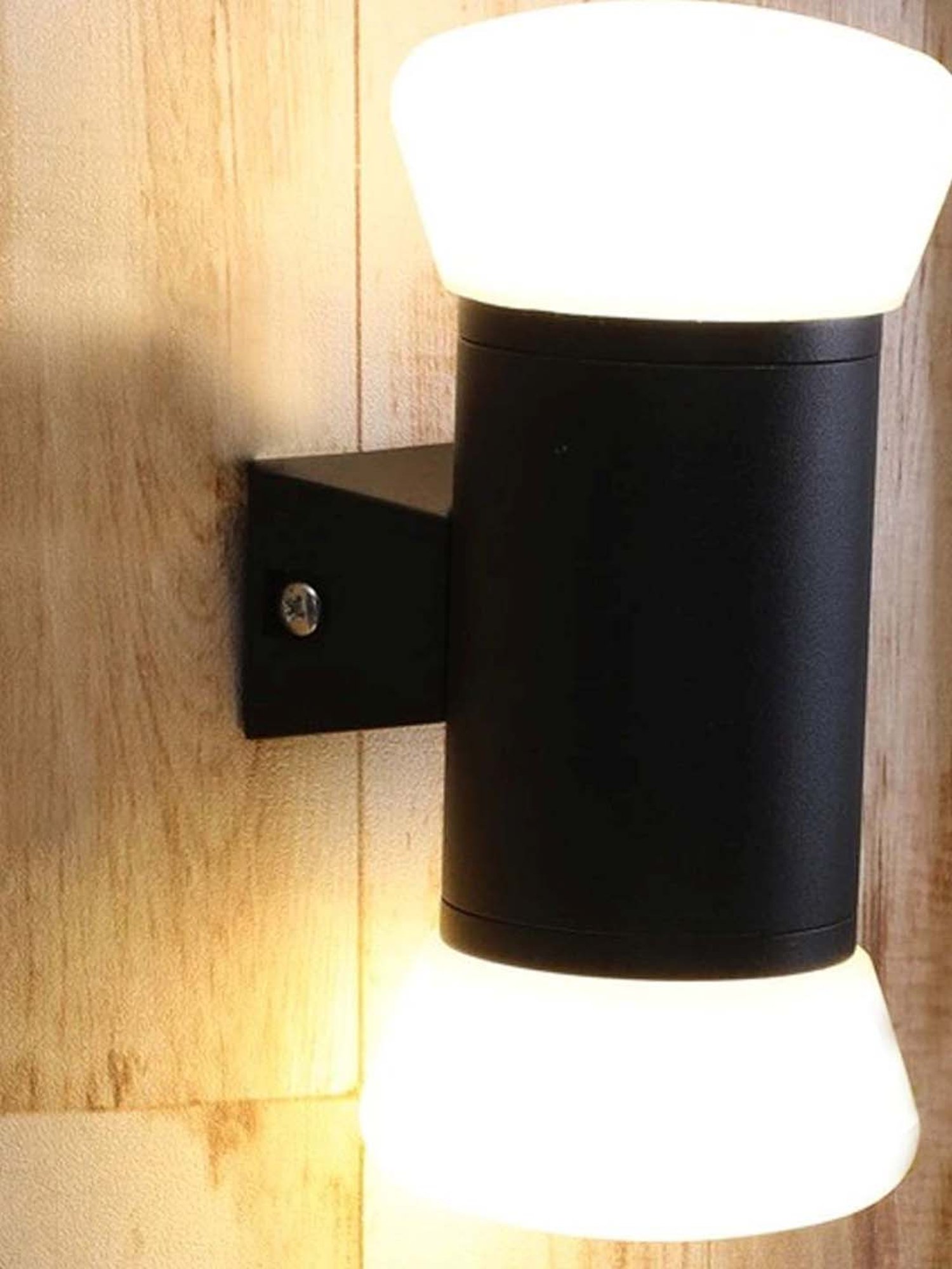 DecorativeRay Black & White Wall Light - Set of 1