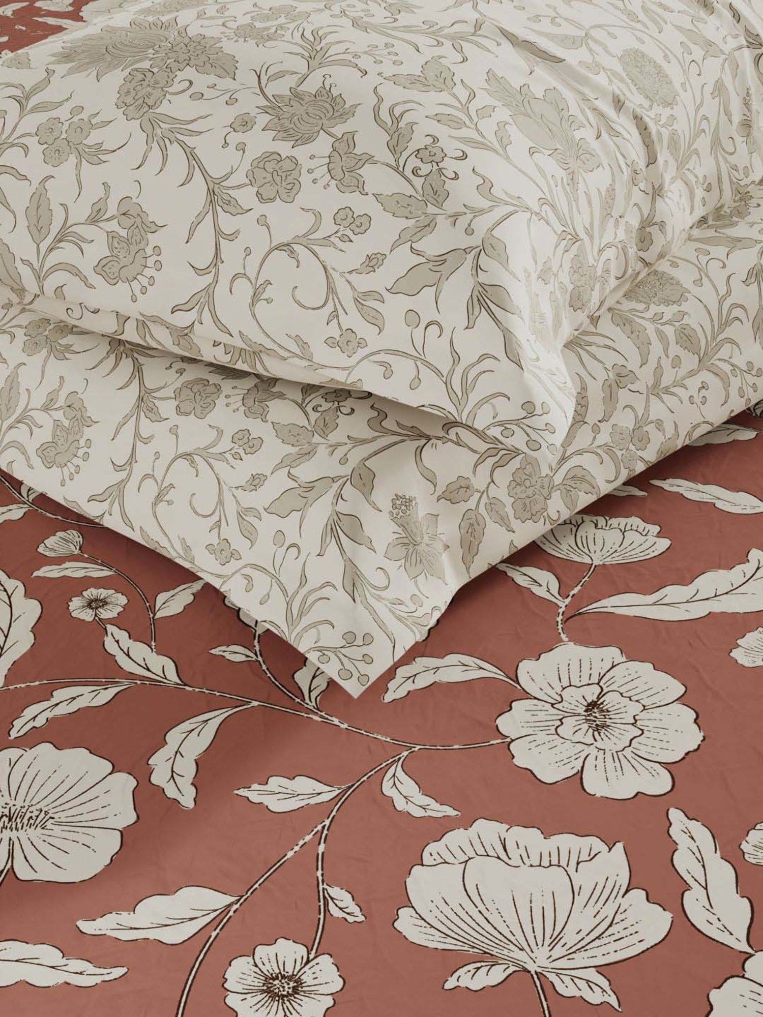 Bianca Magnolia Brown & Beige 152 TC Micro Fabric Double Bedsheet with 2 Pillow Covers