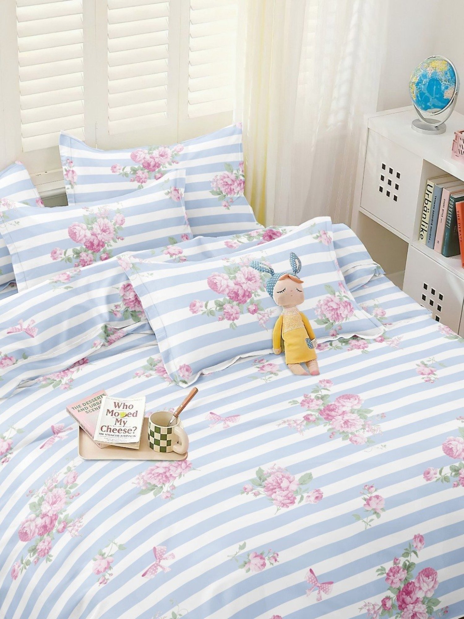 Ariana Bari UltraSoft Floral Sky Blue 140 TC Microfibre Bedsheet with 2 Pillow Covers