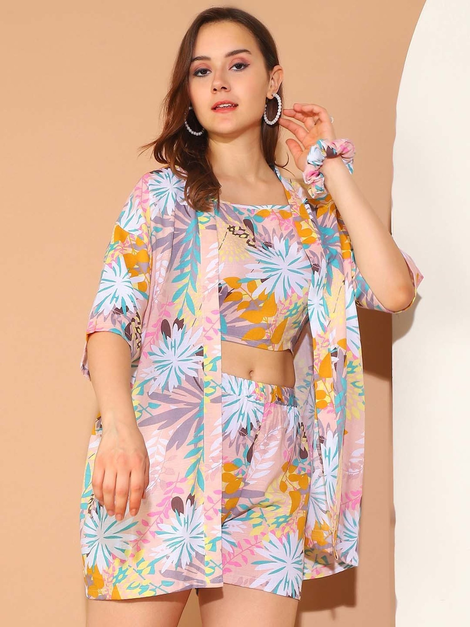 Moms Maternity Multicolor Top With Shorts & Jacket