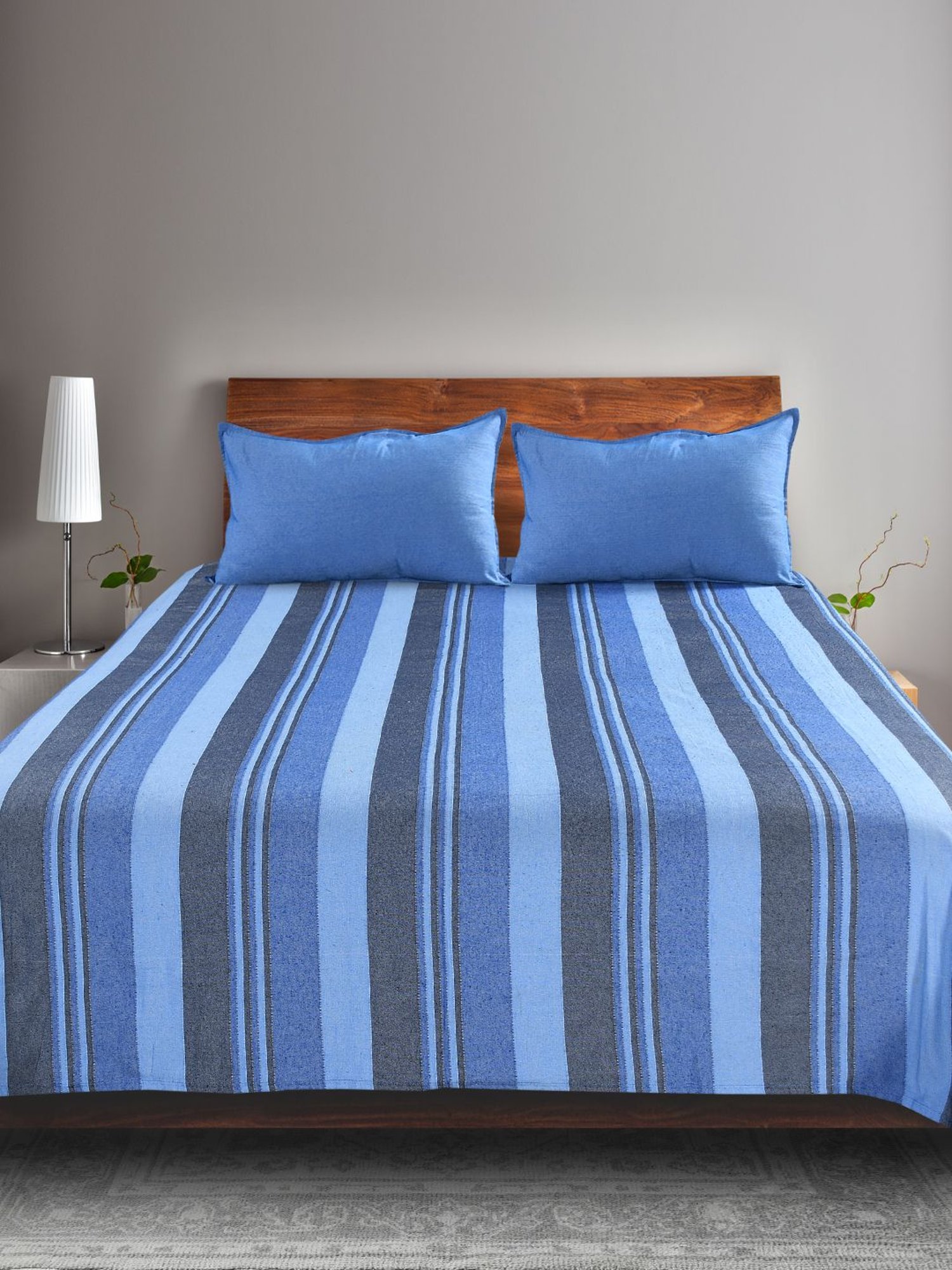 Saral Home Abstract Blue 155 TC Cotton King Sized Bed Sheet with 2 Pillow Covers