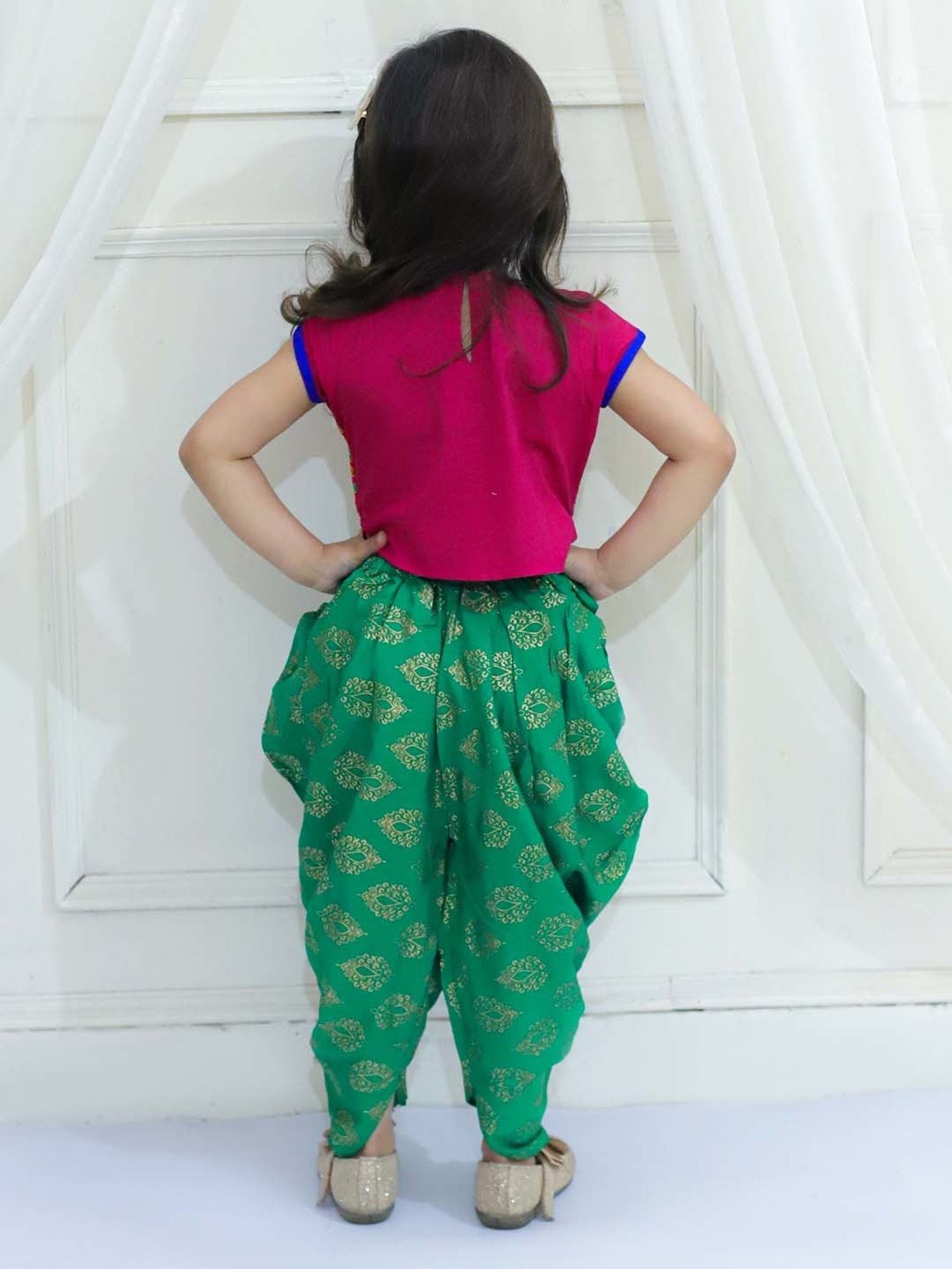TWISHA Kids Pink & Green Embroidered Top Set