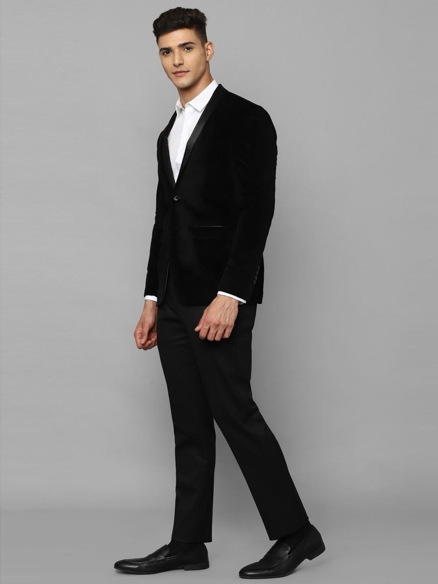 Parx Black Regular Fit Two Piece Suit