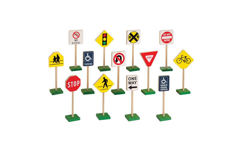 Ertl Thomas & Friends Wooden Railway Pirate Cove Discovery Set