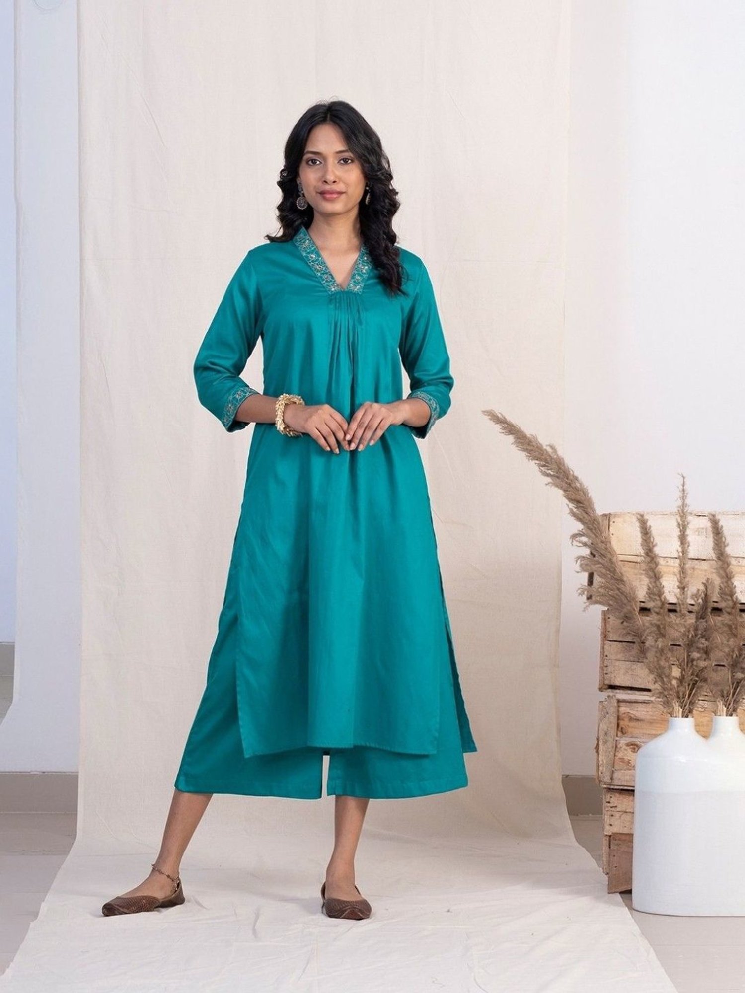 Akiso Jashn Blue V Neck Multiple Pleats Kurta