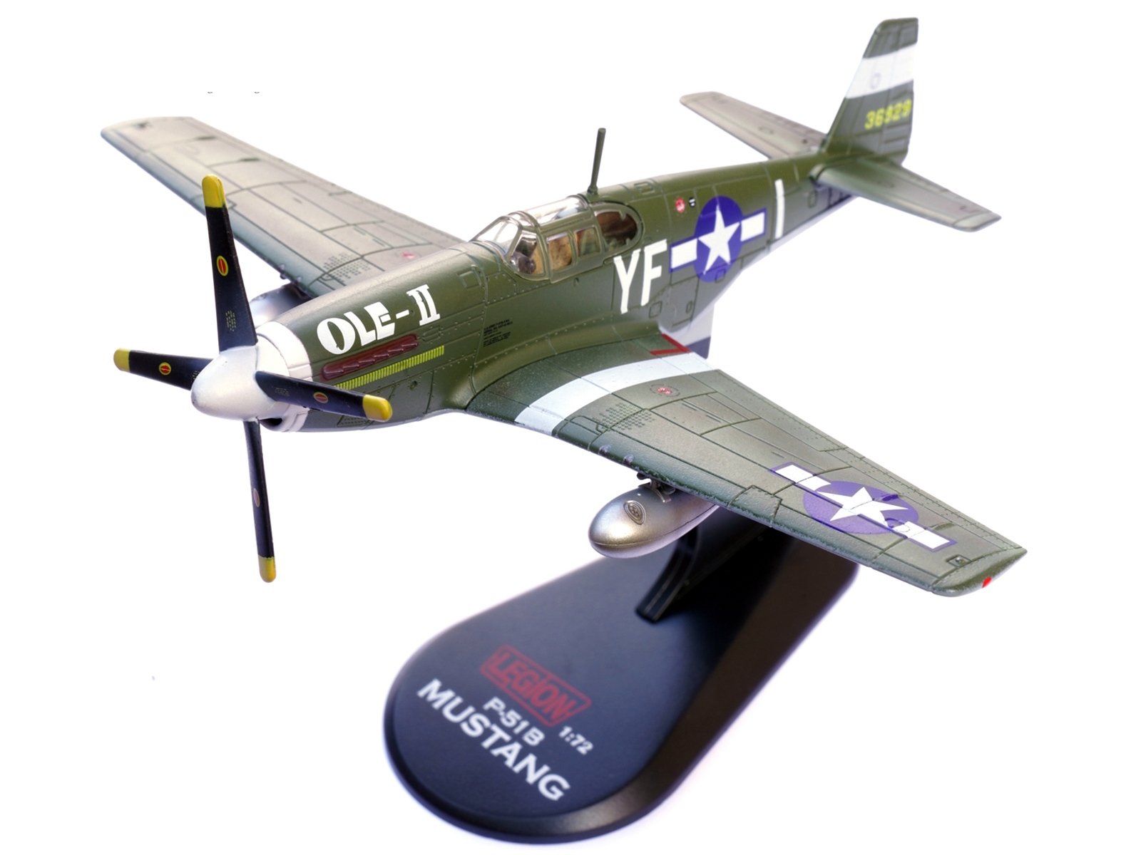 North American P-51D Mustang Fighter Aircraft "Lt. Col. McComas 118th Tactical Reconnaissance Squadron 23rd Fighter Group China" (1945) United States Army Air Force "Air Power Series" 1/48 Diecast Model by Hobby Master