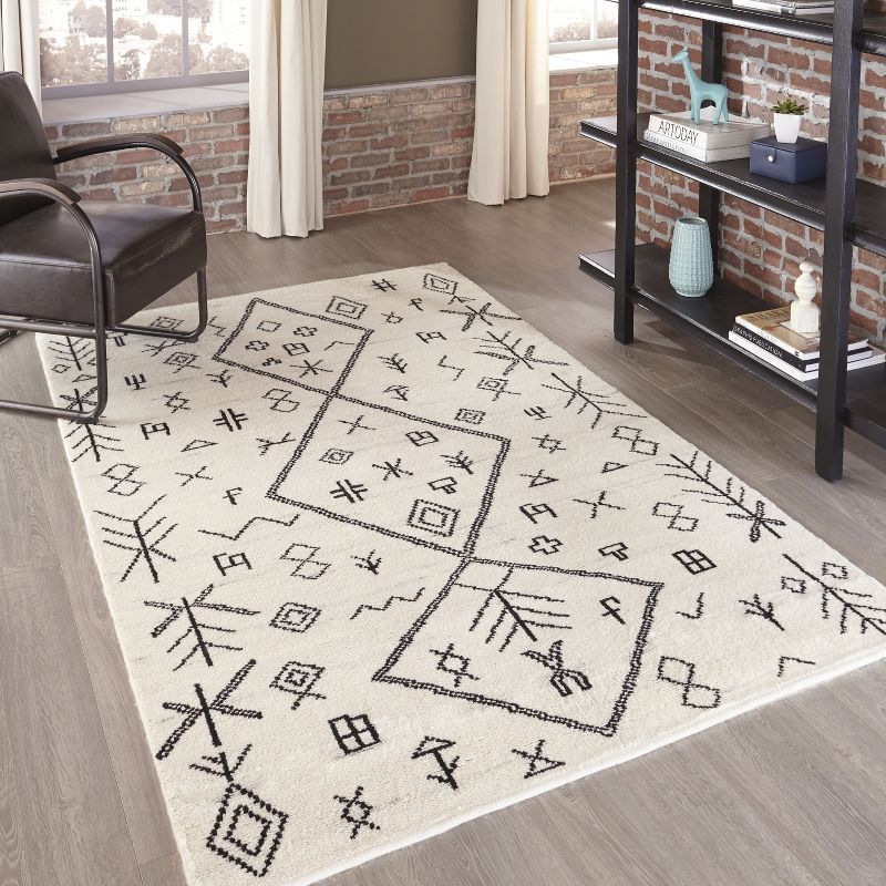 3'6"x5'6" Geometric Knotted Accent Rug Natural - Momeni