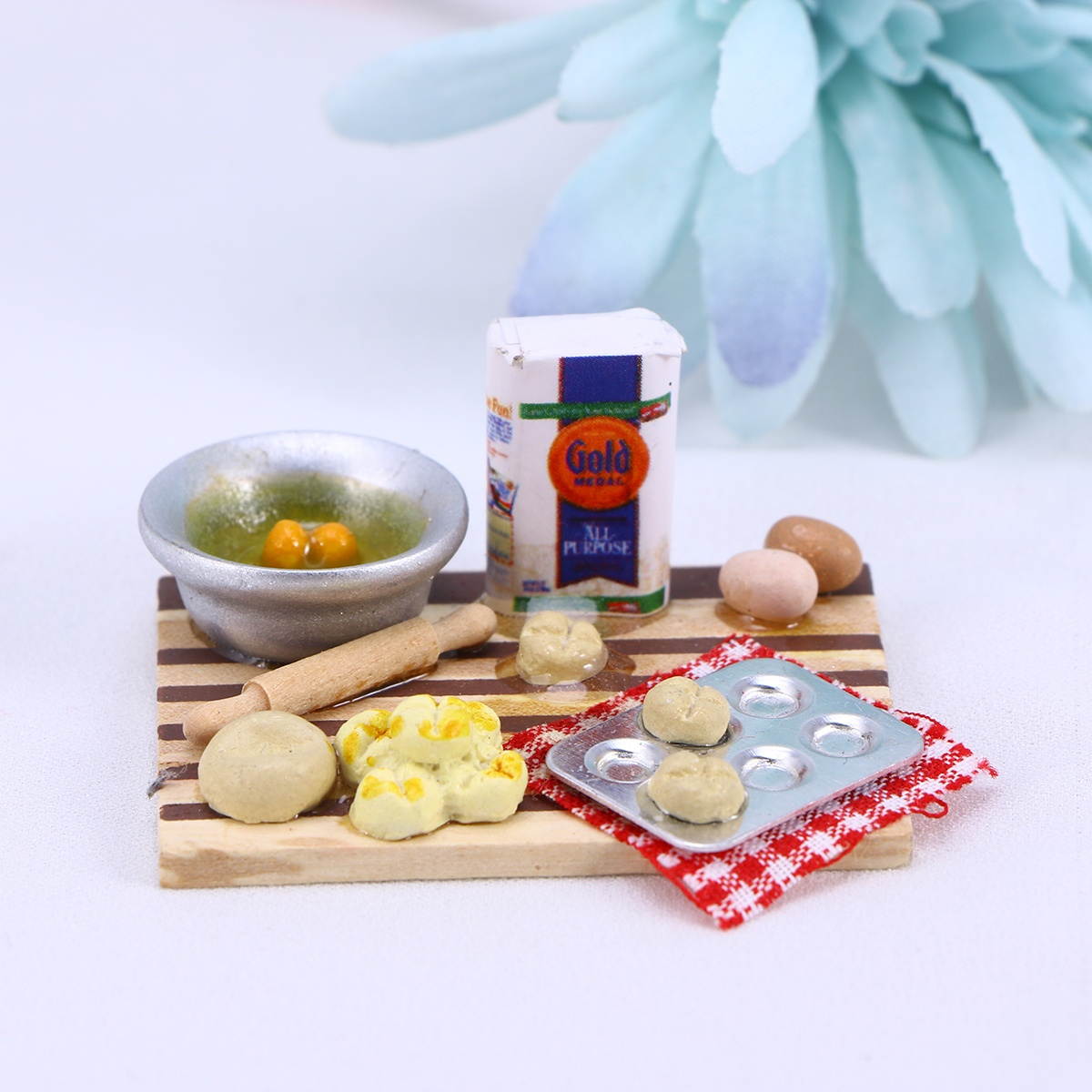 1:12 mini house eggs Food Kitchen Miniature Milk Bread On Board Mini Furniture Model Pastry Station Toy Decor