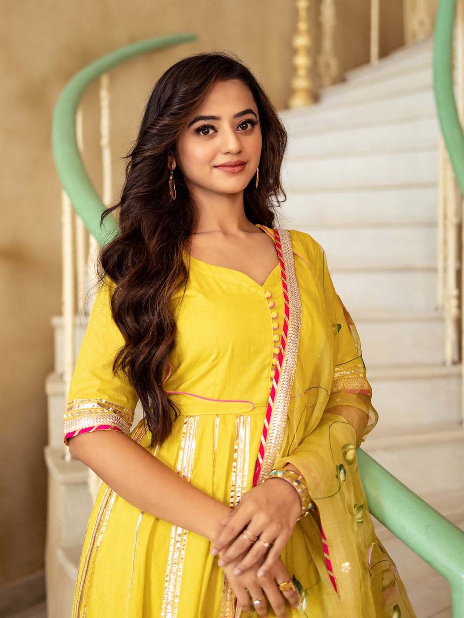 AACHHO Yellow Dhanyasri Hand Painted Suit Set