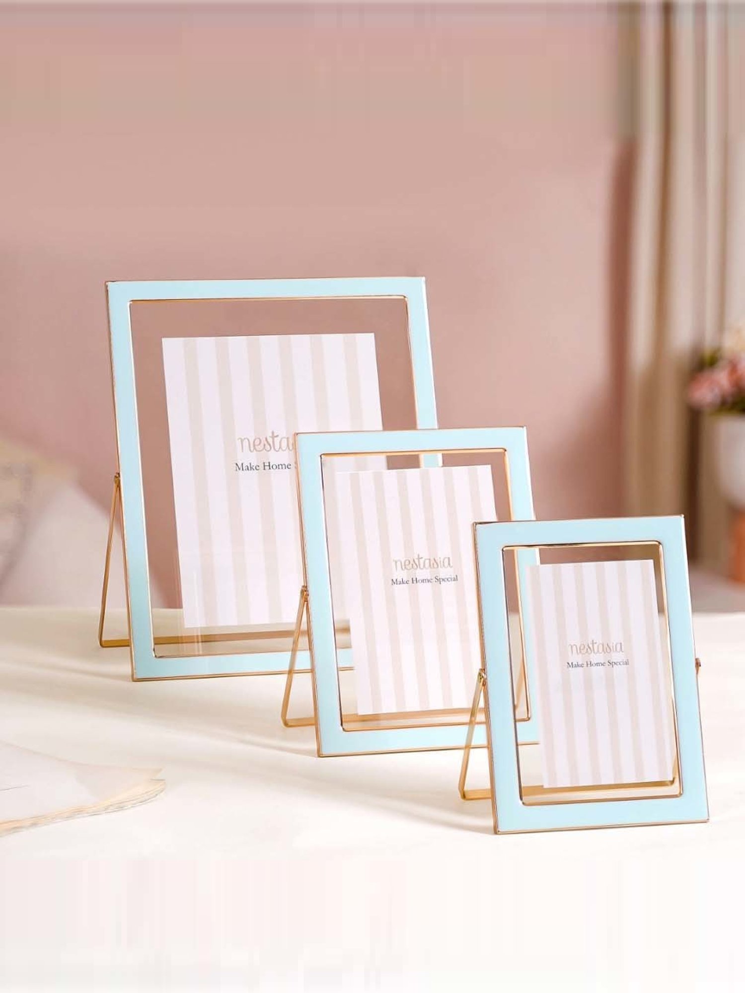 Art Street Gold Engineered Wood Swing Fashion Resin Vintage Photo Frame