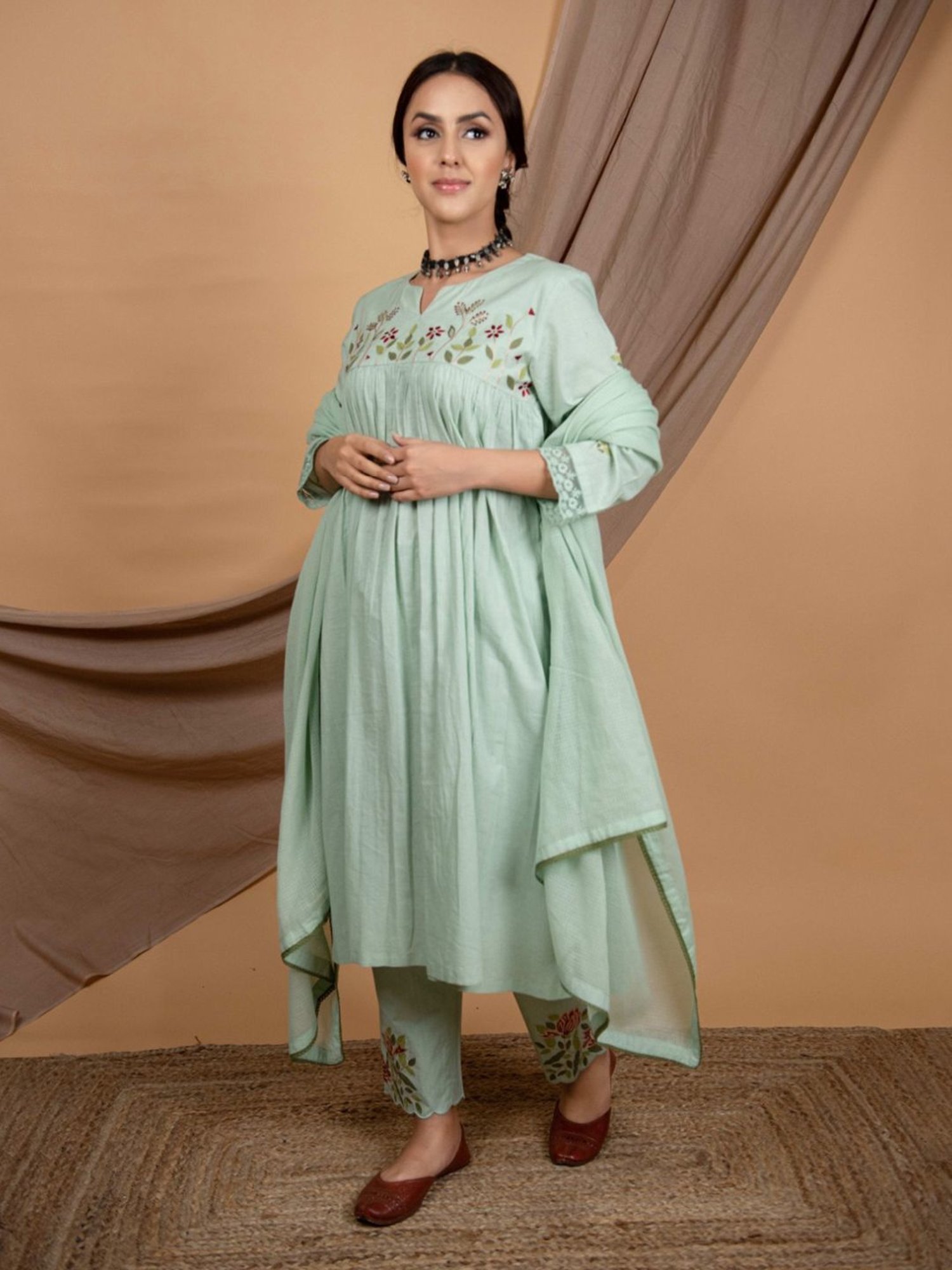 Priya Chaudhary Green Nargis Hand Embroidered Cotton Kurta