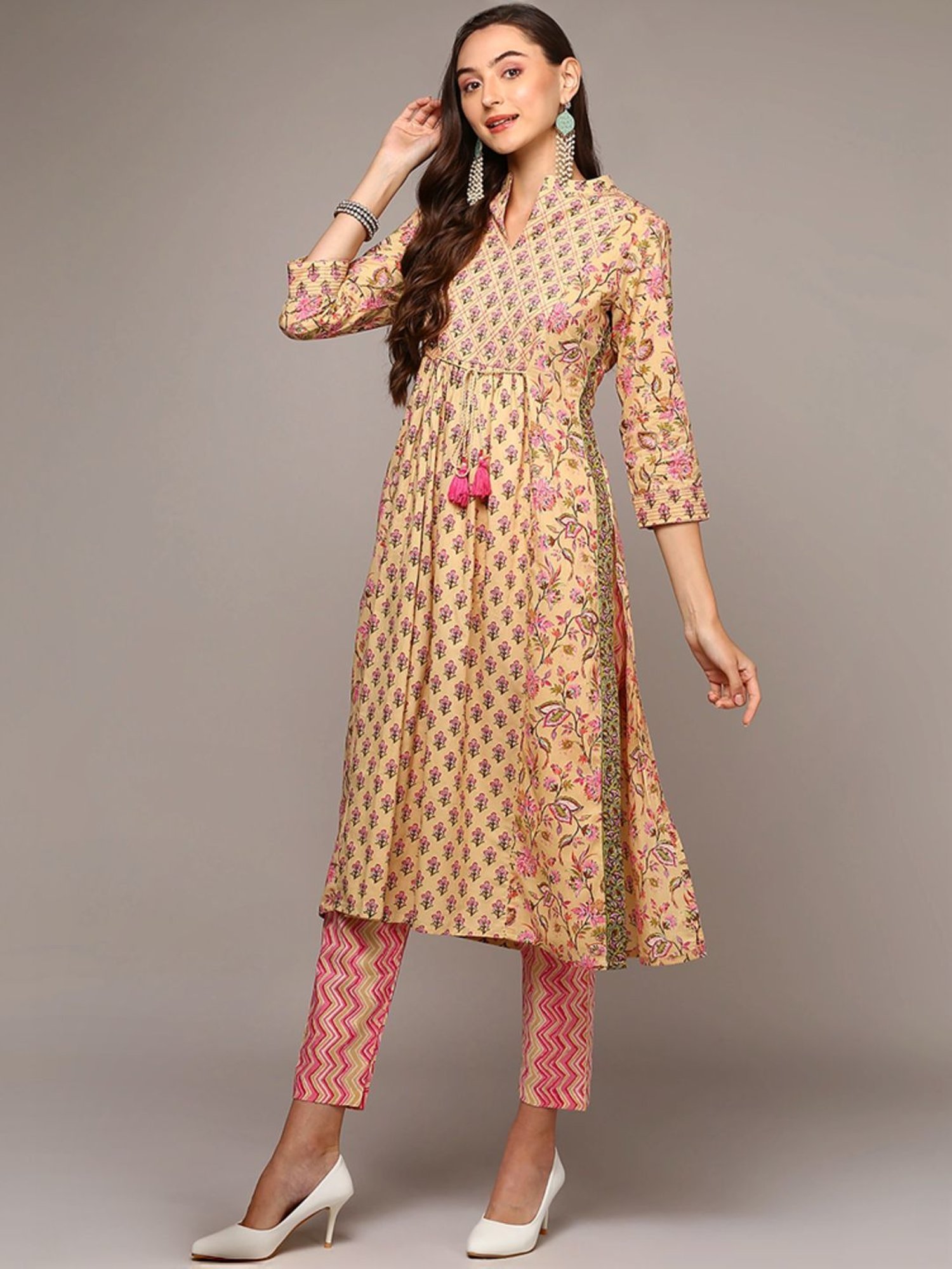 Vaamsi Cream Cotton Floral Print Kurta Pant Set With Dupatta