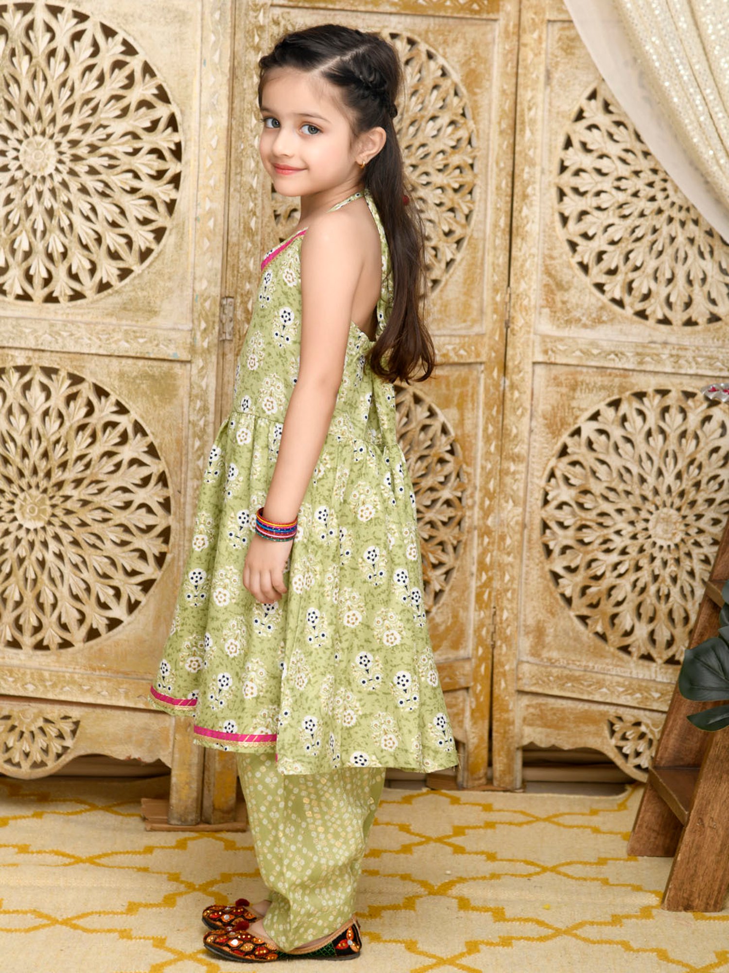 Saka Designs Kids Green & Pink Printed Kurta with Salwar
