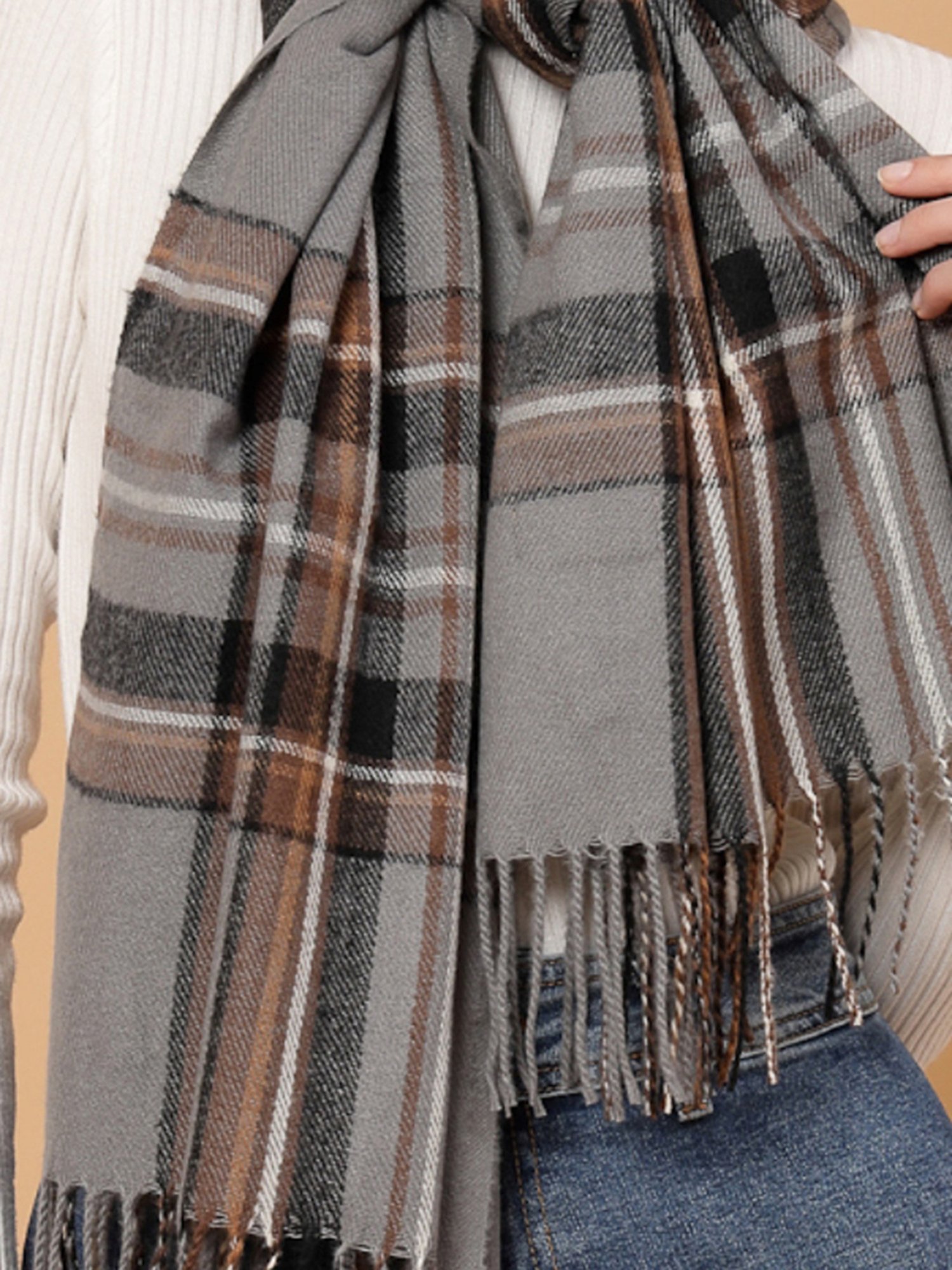 Mafadeny Grey Checks Stole