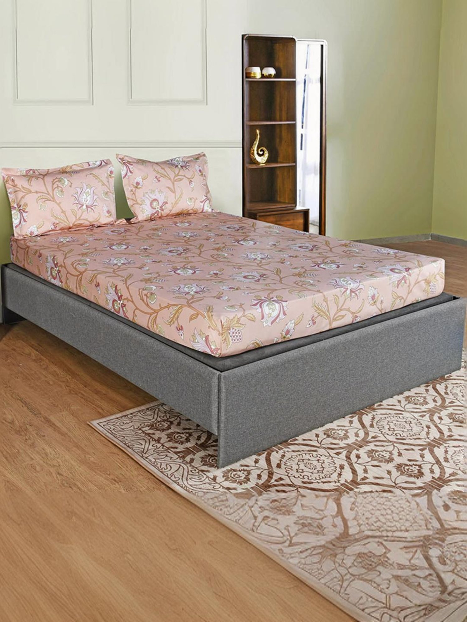 @Home Arias Peach 300 TC Cotton King Bedsheet with 2 Pillow Covers