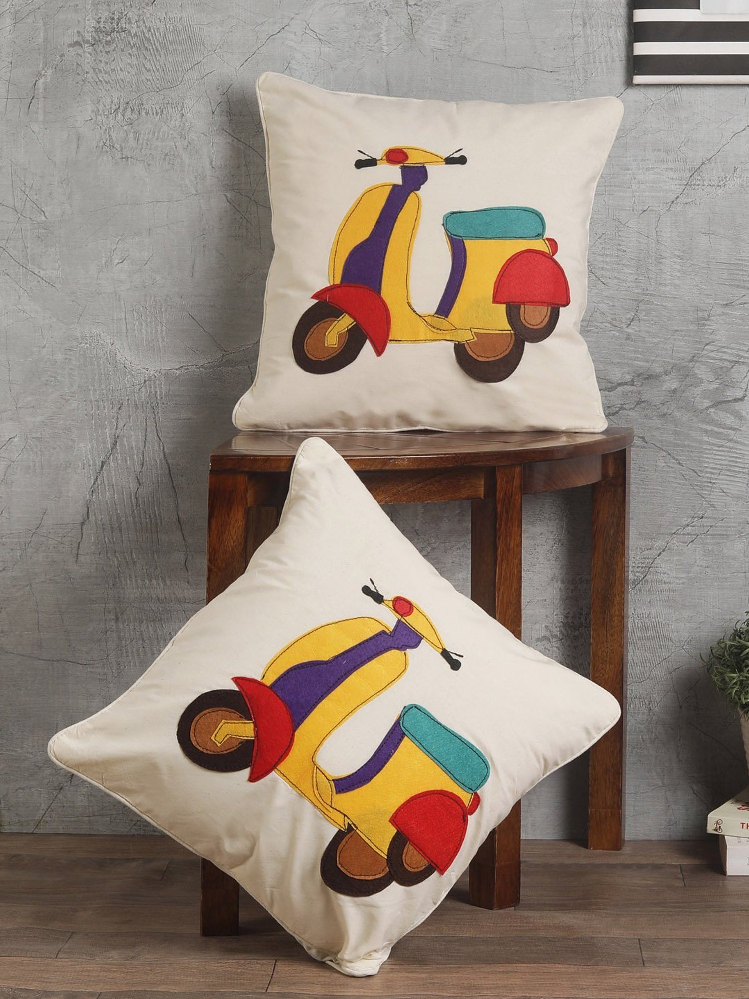 VarEesha Multicolor Cotton Cushion Cover - Set of 2