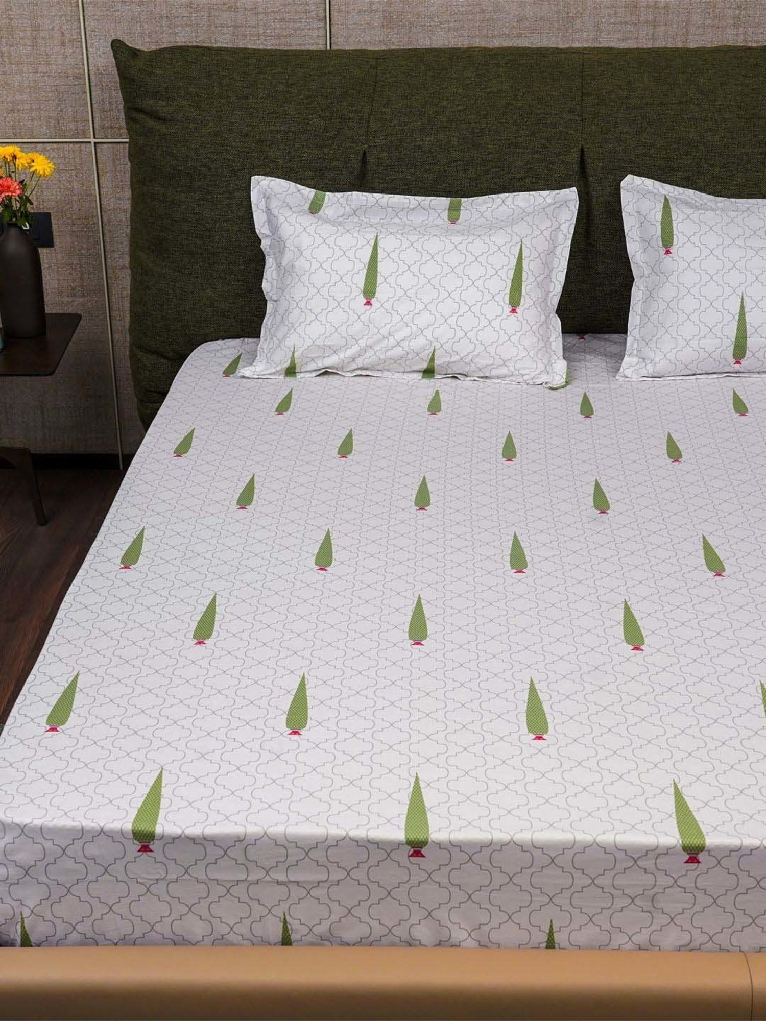 Urban Space White & Green Cotton 200 TC Pinewood Single Bedsheet with 1 Pillow Cover