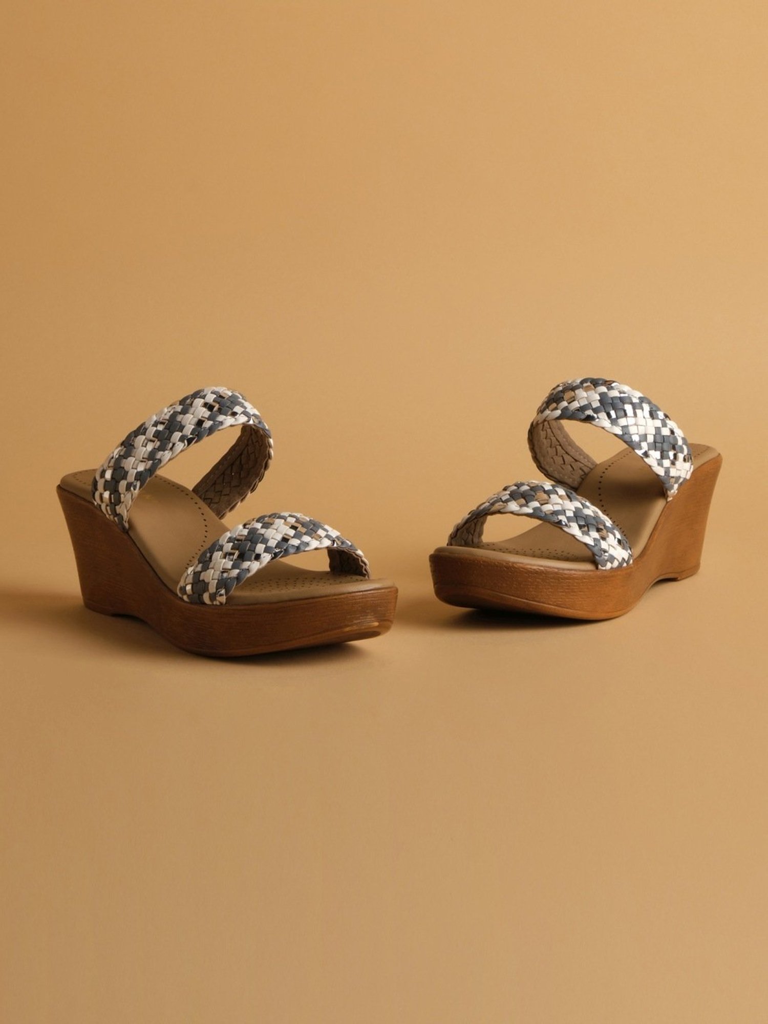 Eridani Women's Lecy White Wedges