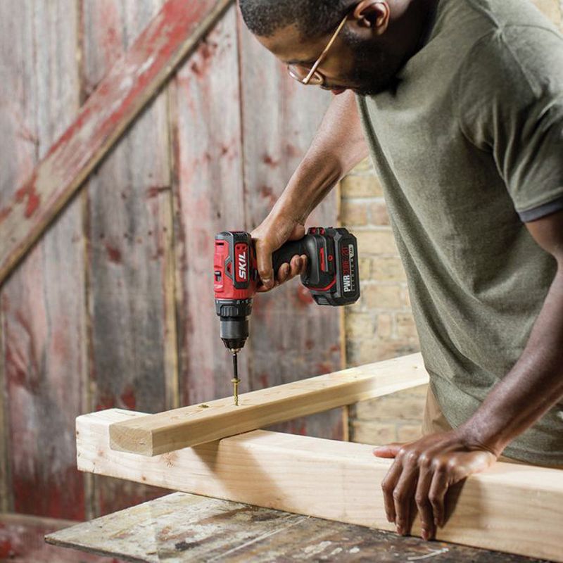 Skil DL529302 PWRCore 20 20V Brushless Lithium-Ion 1/2 in. Cordless Drill Driver Kit with PWRAssist Mobile Charging (2 Ah)