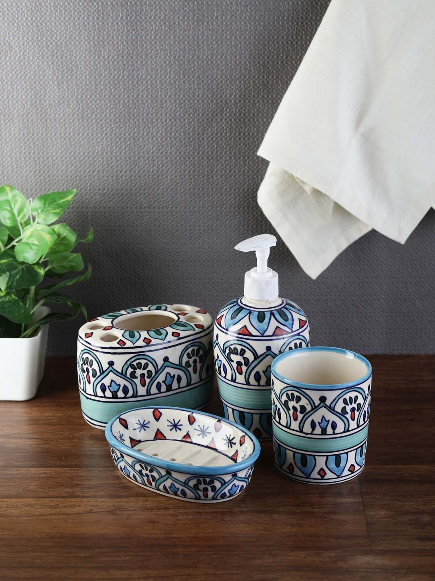 VarEesha The Royal Crown Multicolor Ceramic Bath Accessories - Set of 4