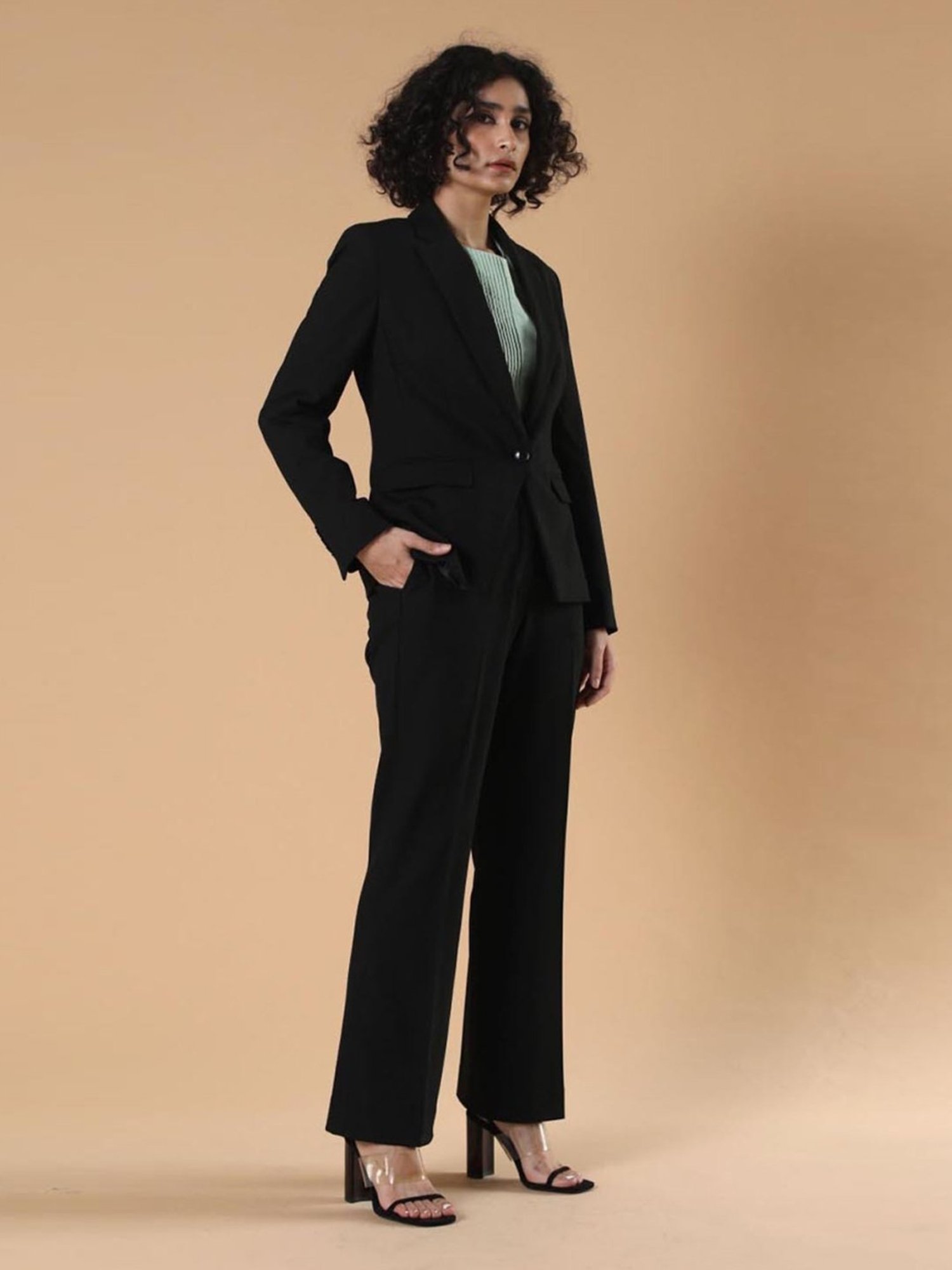 Qua Black The Indra Suit