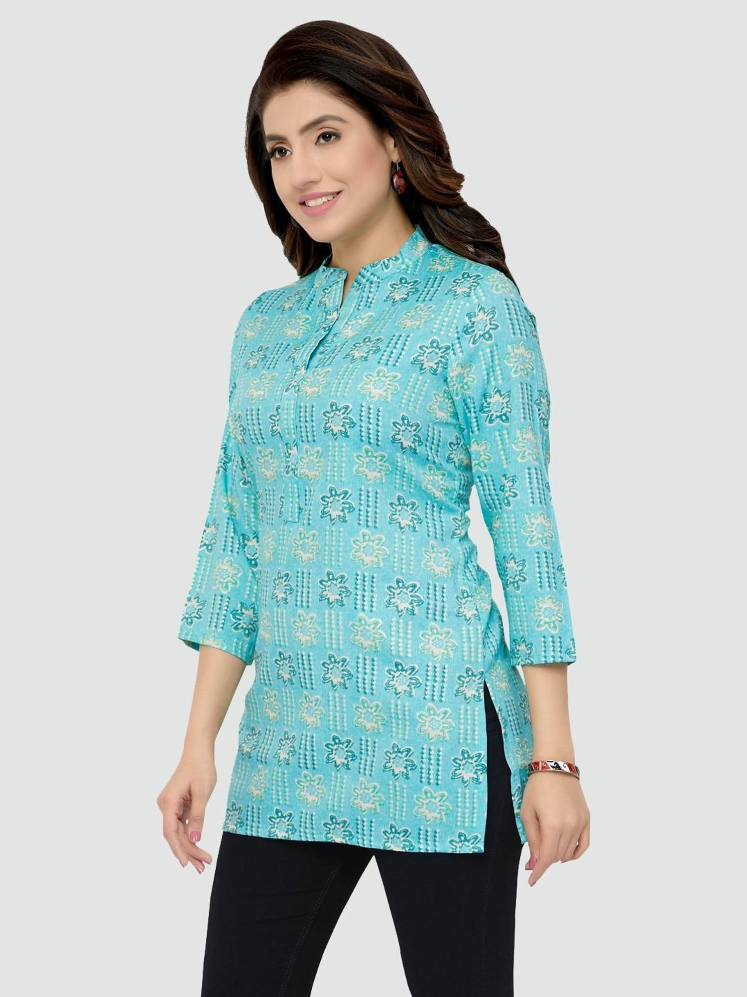 Saree Swarg Blue Floral Print Straight Kurti