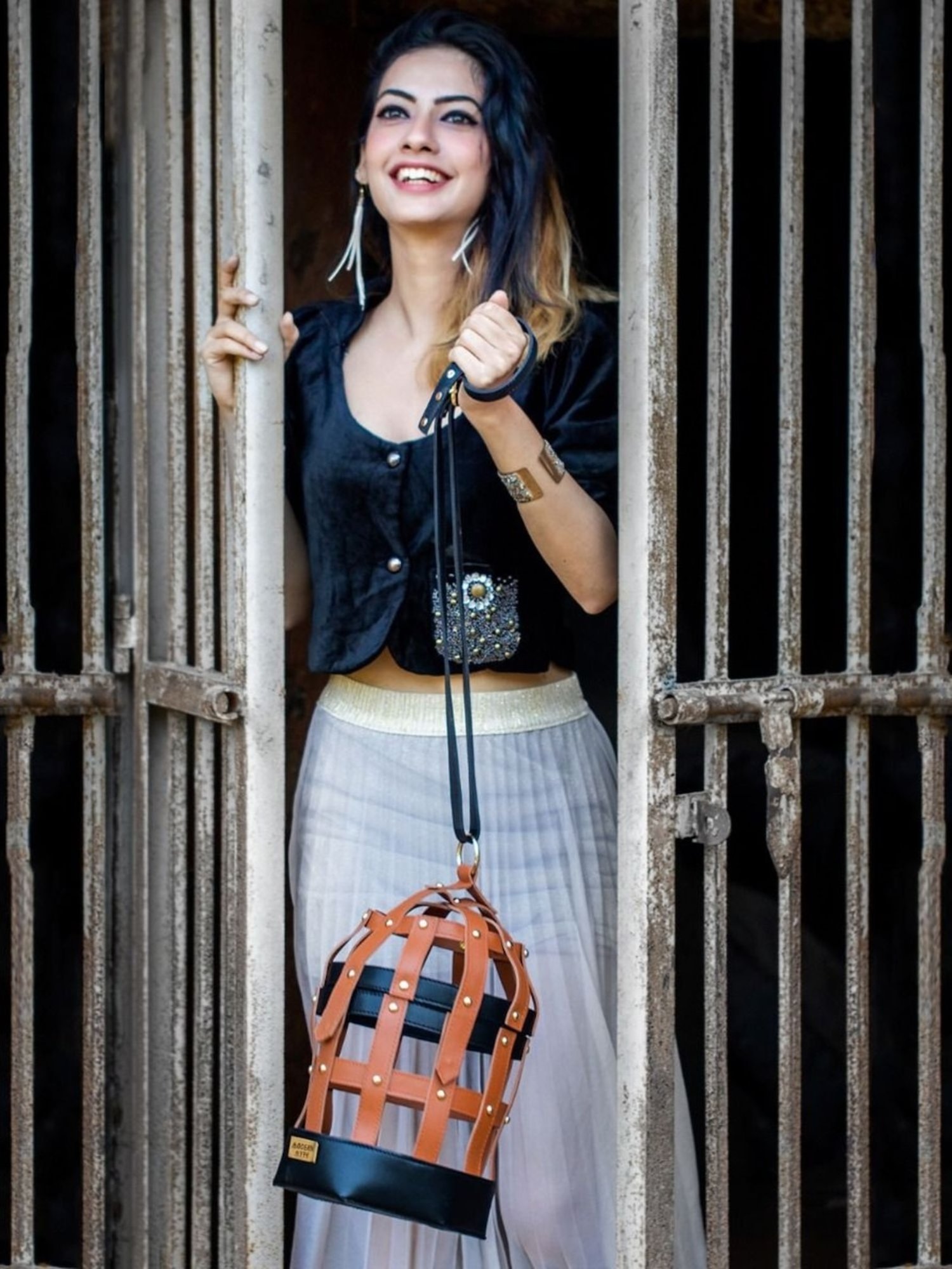 Modern Myth Tan Textured Medium Bucket Handbag