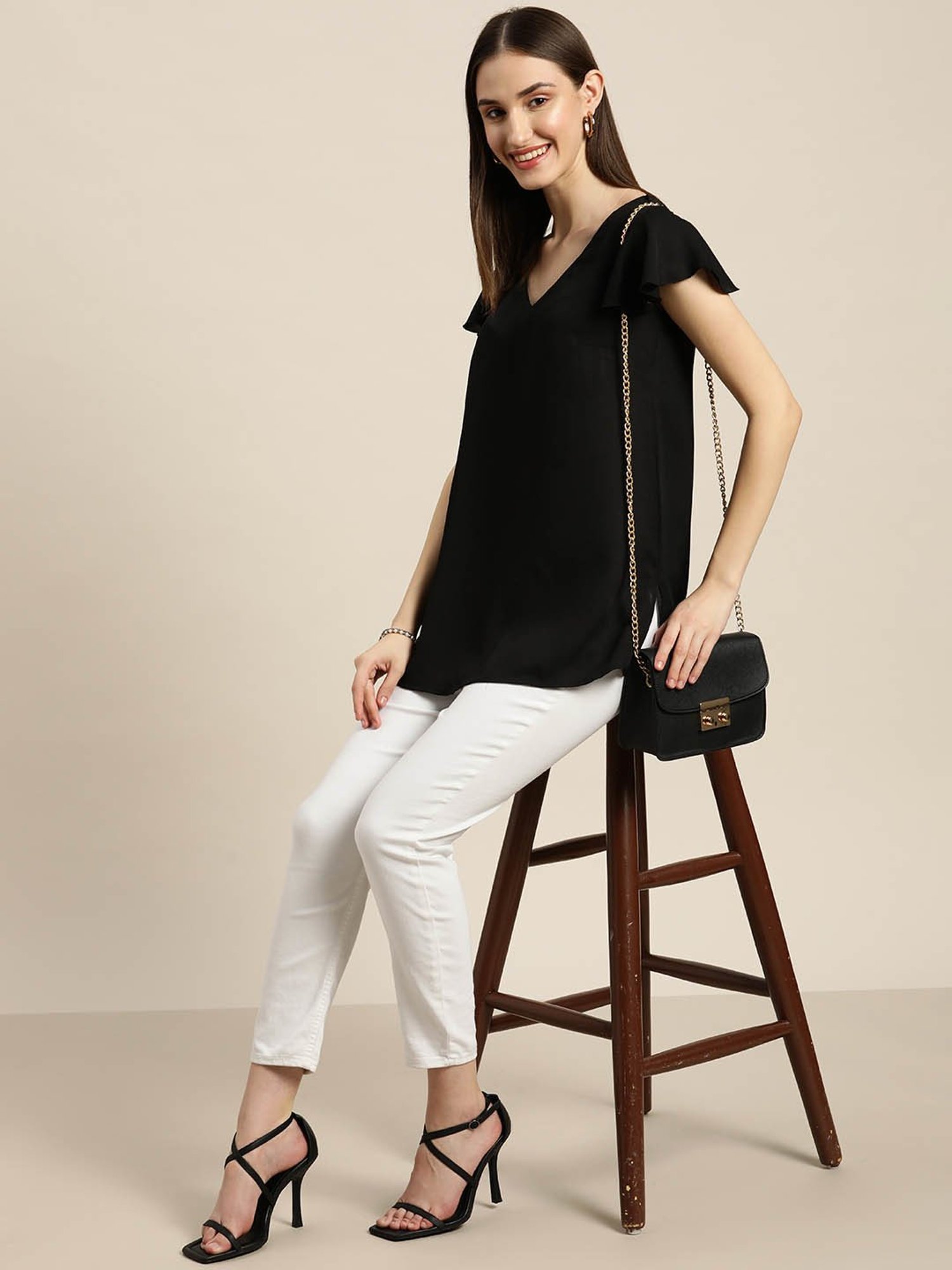 Qurvii Black Regular Fit Top